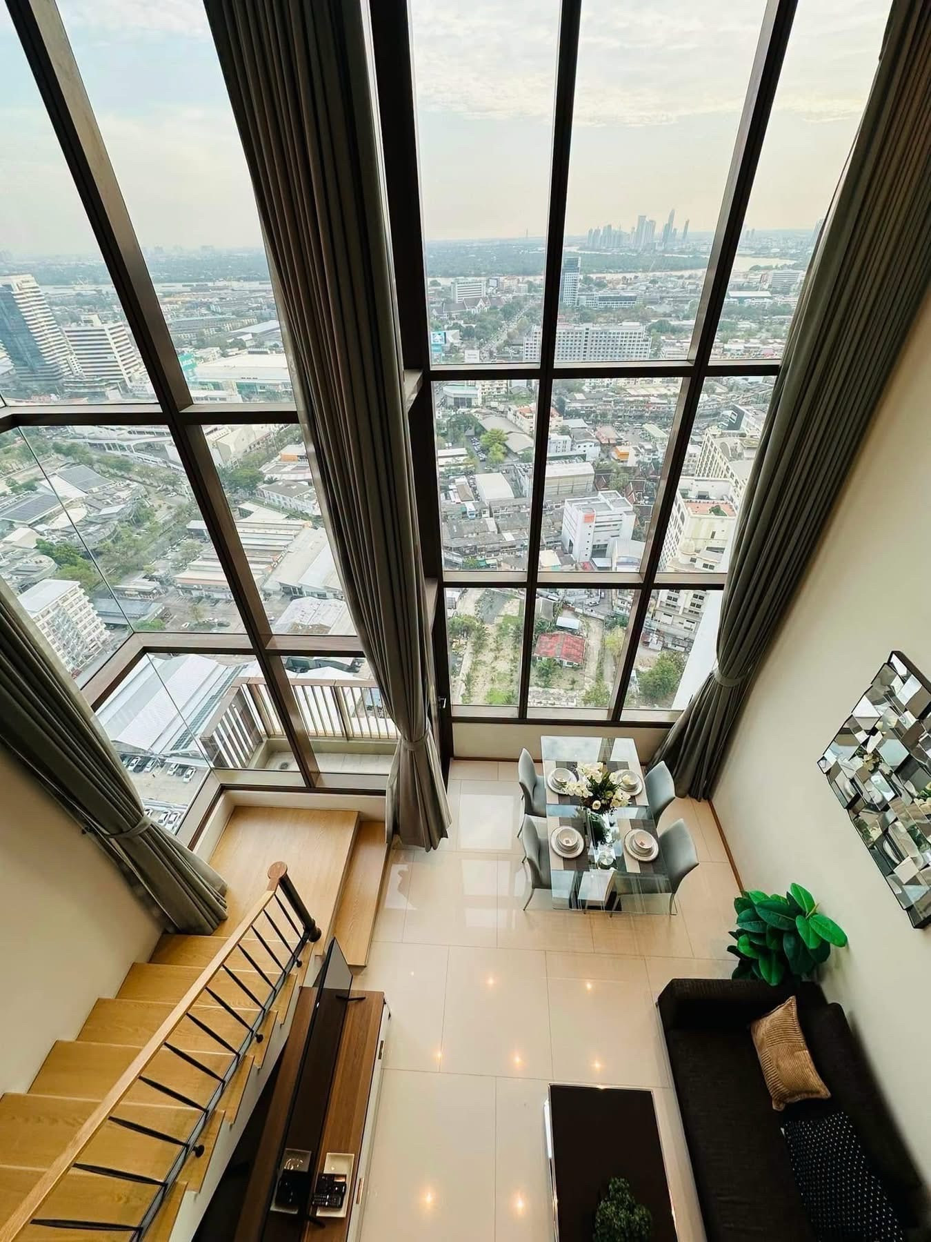 Condo The Emporio Place  . BTS Phromphong, Near Emporium &amp; Emquatier . Duplex 1 bed  2 bath, river view , 83 sqm