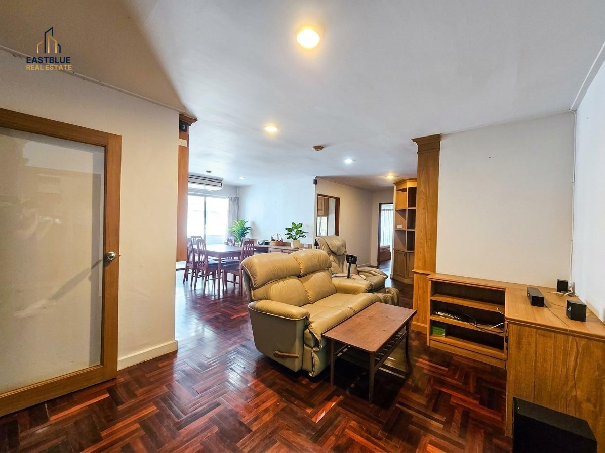 Special discount! Condo for sale, 3 bedrooms, very good price, large size, in the heart of the city, Soi Sukhumvit 43, shady, nice to live in. Special discount! Condo for sale, 3 bedrooms, very good price, large size, in the heart of the city, Soi Sukhumvit 43, shady, nice to live in.