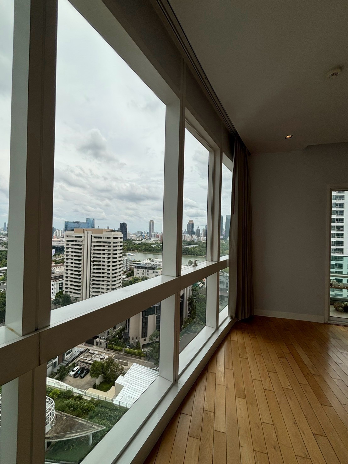 LTHC16131 - Spacious Condo for Rent Asoke | Millennium Residence | 193 sq.m. | 3 Beds 3 Baths | BTS Asoke | 120K | คอนโดให้เช่า อโศก LTHC16131 - Spacious Condo for Rent Asoke | Millennium Residence | 193 sq.m. | 3 Beds 3 Baths | BTS Asoke | 120K | คอนโดให้เช่า อโศก
