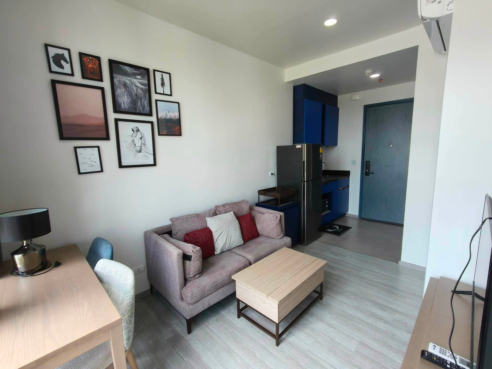 ให้เช่าคอนโด XT Ekkamai Sukhumvit 63 ห้องสวย สะอาด เฟอร์นิเจอร์ครบ มีเครื่องใช้ไฟฟ้าครบ ห้องพร้อมเข้าอยู่ 14 กันยายน  – รูปที่ 2
