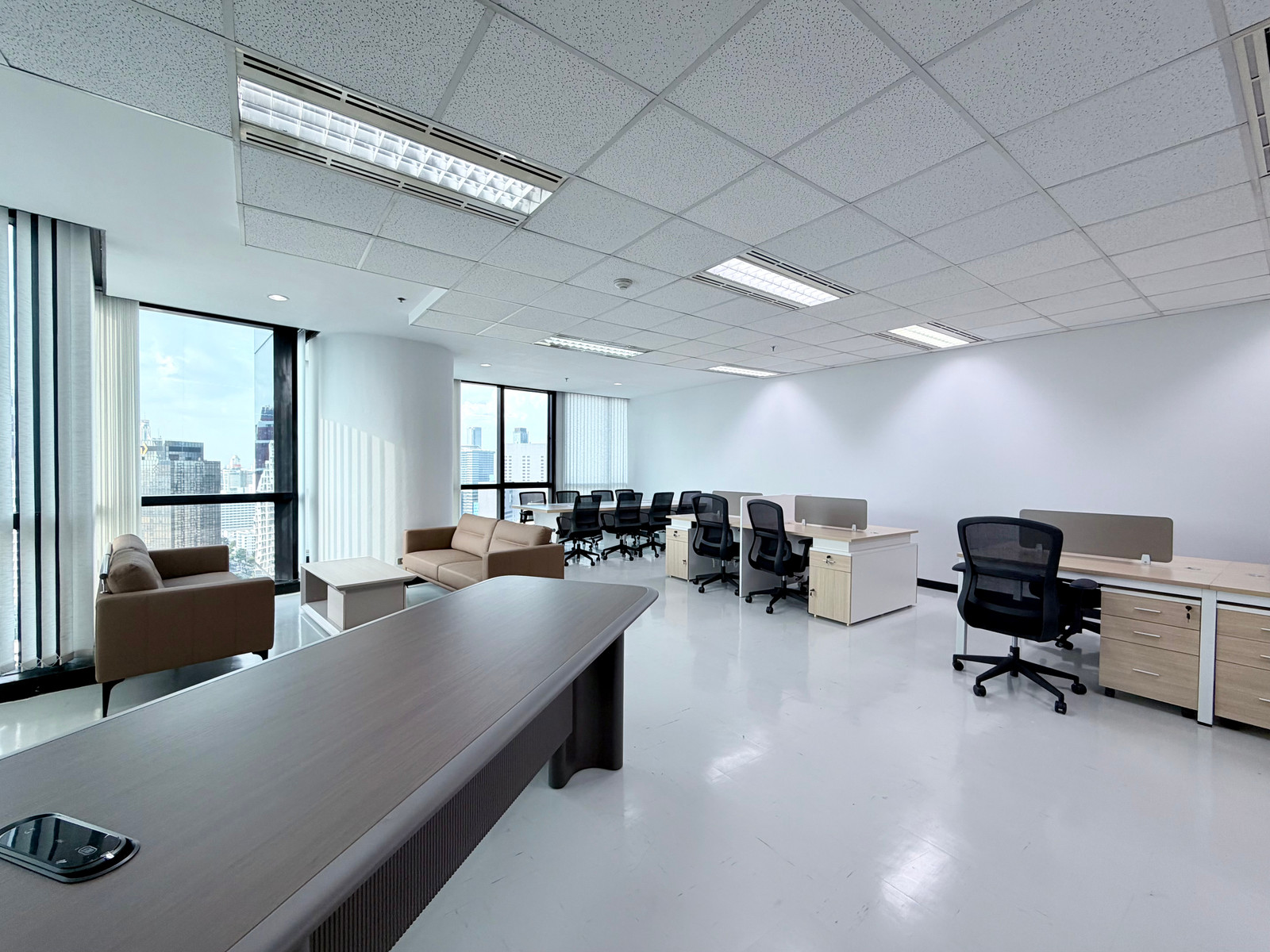 Office แต่งใหม่พร้อมเฟอร์, 250ม.จาก BTS ศาลาแดง, ในตึกมีร้านอาหาร, Food court Office แต่งใหม่พร้อมเฟอร์, 250ม.จาก BTS ศาลาแดง, ในตึกมีร้านอาหาร, Food court