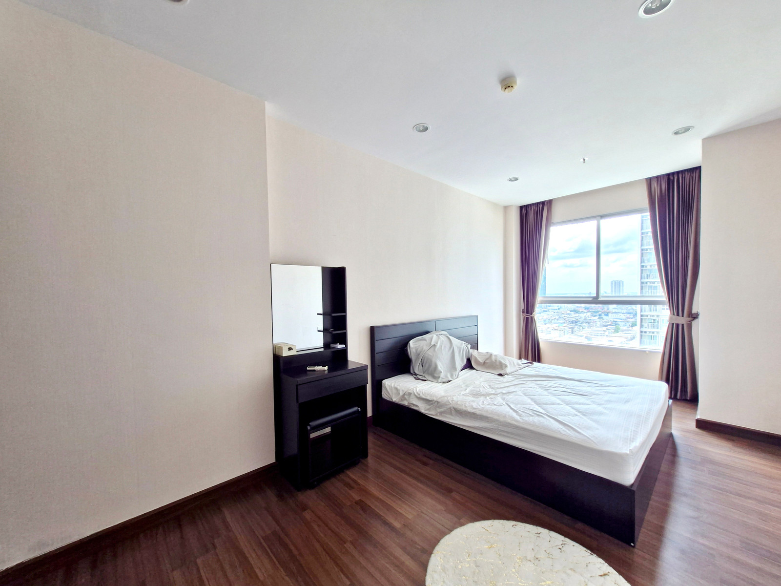 1072♛Condo for rent 1 bedroom♙Supalai Lite Sathorn-Charoenrat♜BTS Surasak∞099-5919653,065-9423251🜲Line@sureresidence