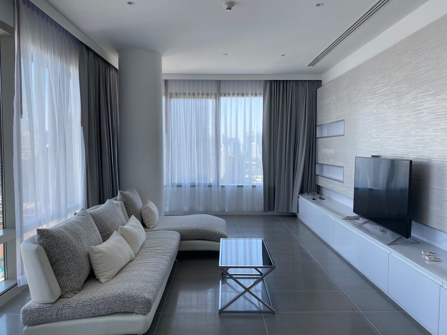 185 Rajdamri | 2BR | Beautiful Views | Great Value 185 Rajdamri | 2BR | Beautiful Views | Great Value