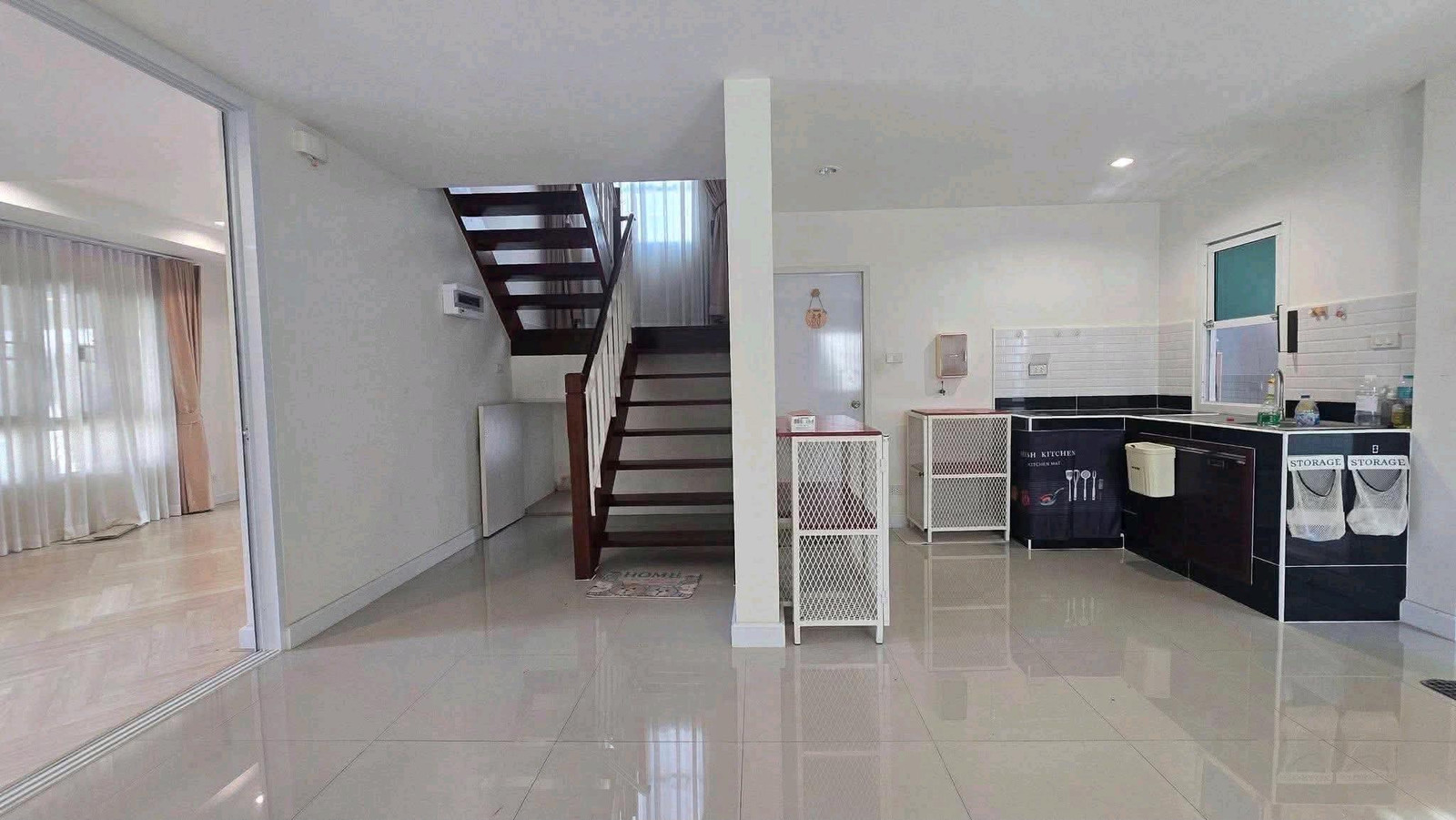 📌บ้านพร้อมเข้าอยู่ -- ให้เช่าบ้านเดี่ยว ชวนชื่นโมดัส ราชพฤกษ์–ซอยท่าอิฐ 15 -- ราคา 28,000 บาท/เดือน  -- เนื้อที่ 57.8 ตร.ว. -- 3 ห้องนอน 2 ห้องน้ำ -- จอดรถ 2 คัน -- บ้านหลังมุม -- รับสัตว์เลี้ยงได้  -- บ้านเดี่ยวตกแต่งใหม่ พร้อมเข้าอยู่ -- ห้องครัวบิวต์ – รูปที่ 3