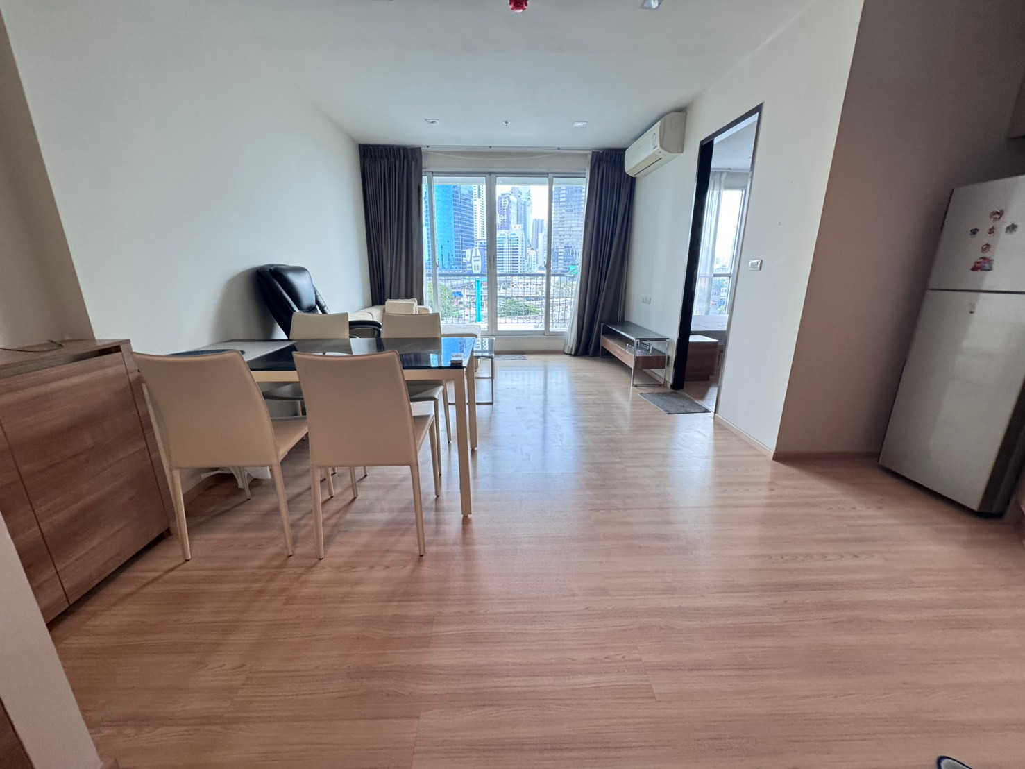 Rhythm Sathorn ห้องใหญ่ 55 sqm. ใกล้ bts สะพานตากสิน ว่างให้เช่า 29,000/เดือน Rhythm Sathorn ห้องใหญ่ 55 sqm. ใกล้ bts สะพานตากสิน ว่างให้เช่า 29,000/เดือน