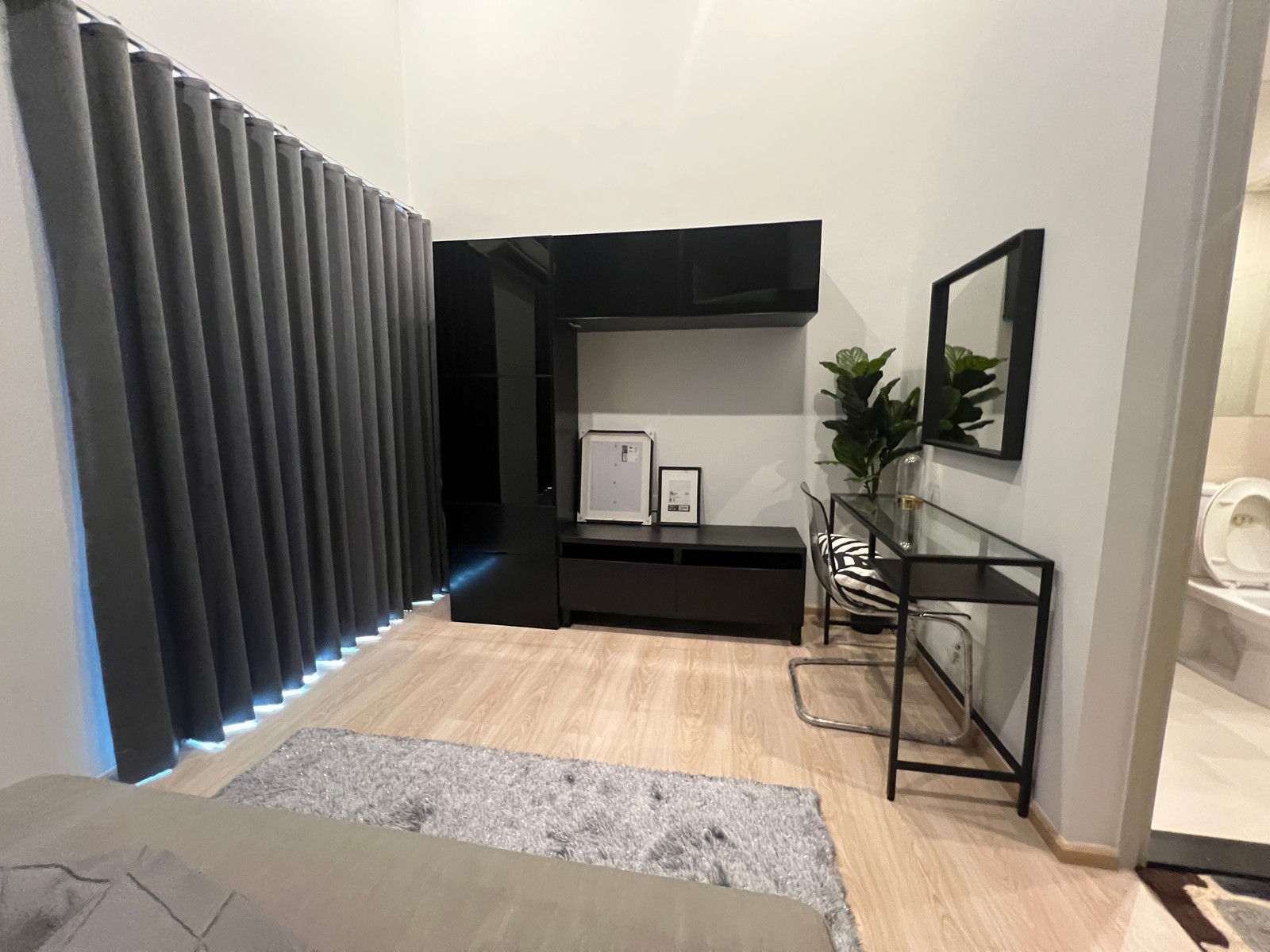 ✨ 2 bedrooms | Spacious room, complete functions, in Ratchada location 📍 Noble Revolve Ratchada