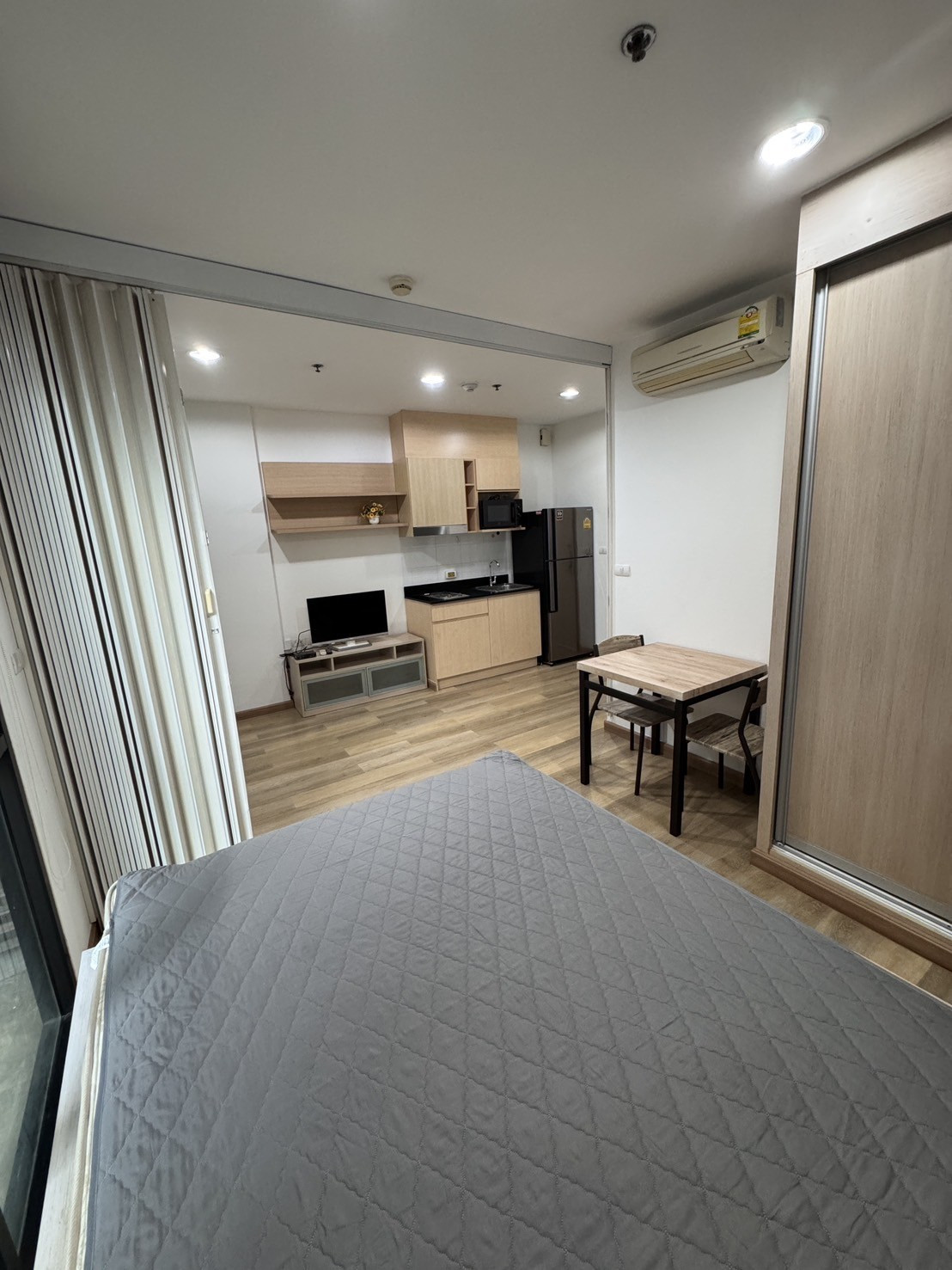 RC090526 Condo studio for rent at IDEO Ratchada-Huaikwang next to MRT Huai Khwang station.