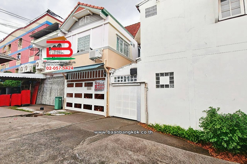 ทาวน์เฮาส์ 2 ชั้น เนื้อที่ 16 ตร.ว. ซอยลาดพร้าว 87 แยก 3 (จันทราสุข), ใกล้ BTS ลาดพร้าว 83 ถนนลาดพร้าว แขวงคลองเจ้าคุณสิงห์ เขตวังทองหลาง – รูปที่ 2