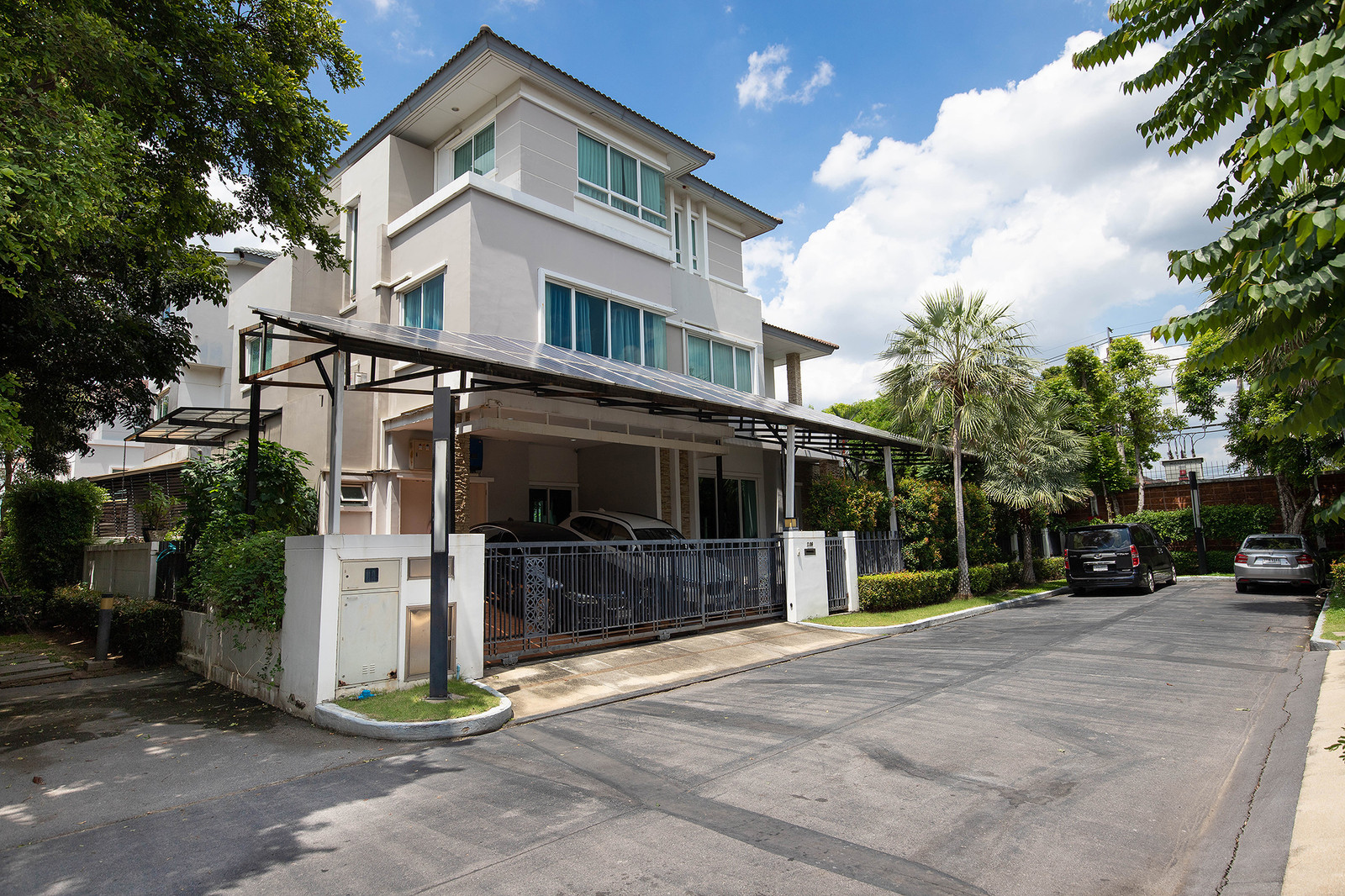 บ้านเดี่ยวหรู Grand Bangkok Boulevard Rama 9-Srinakarin บ้านเดี่ยวหรู Grand Bangkok Boulevard Rama 9-Srinakarin