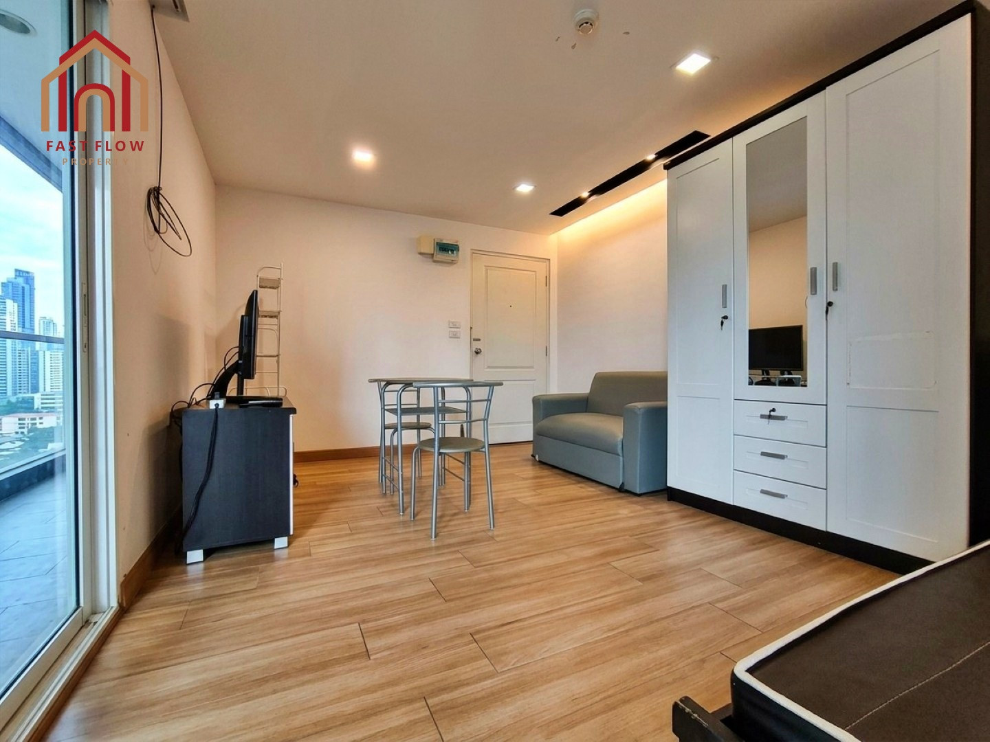 ขายถูก อรวิดา แกรนด์ คอนโด ห้องมุม ชั้น 6 ตกแต่งพร้อมอยู่ fully furnished ซอยอรรถสิทธิ์ ถนนเทพารักษ์ สมุทรปราการ ใกล้สถานีรถไฟฟ้า ศรีเทพา เพียง 100 เมตร MKD – รูปที่ 3