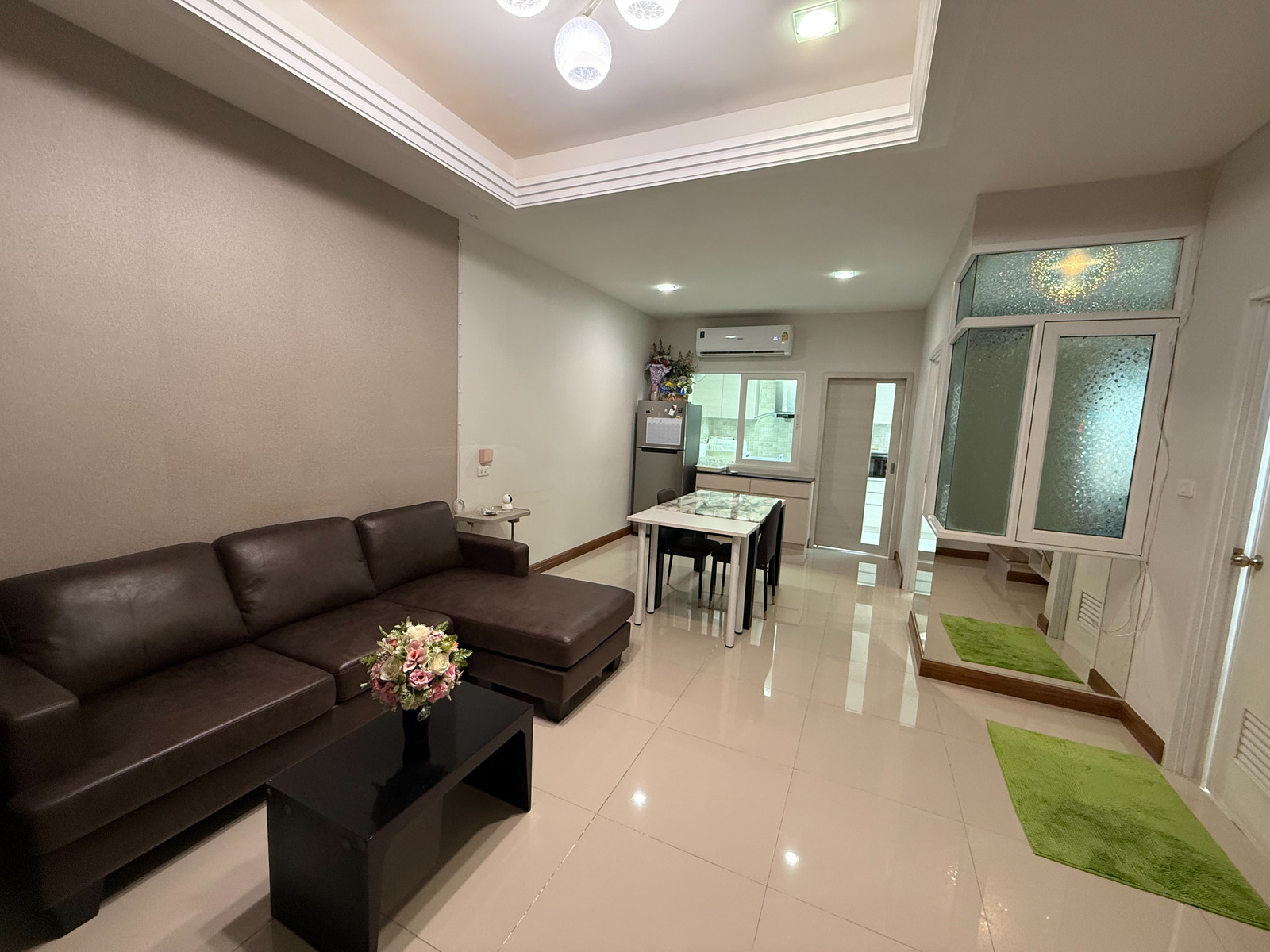 🏡For rent Golden Town Village (Watcharaphon-Sukhapiban 5) 📌 Best location in this area. Next to the entrance and exit point of Sukhaphiban 5 Expressway, only 500 meters, opposite Big C Foodplace, Sukhaphiban 5, complete with food, next to Theparak Road❗️