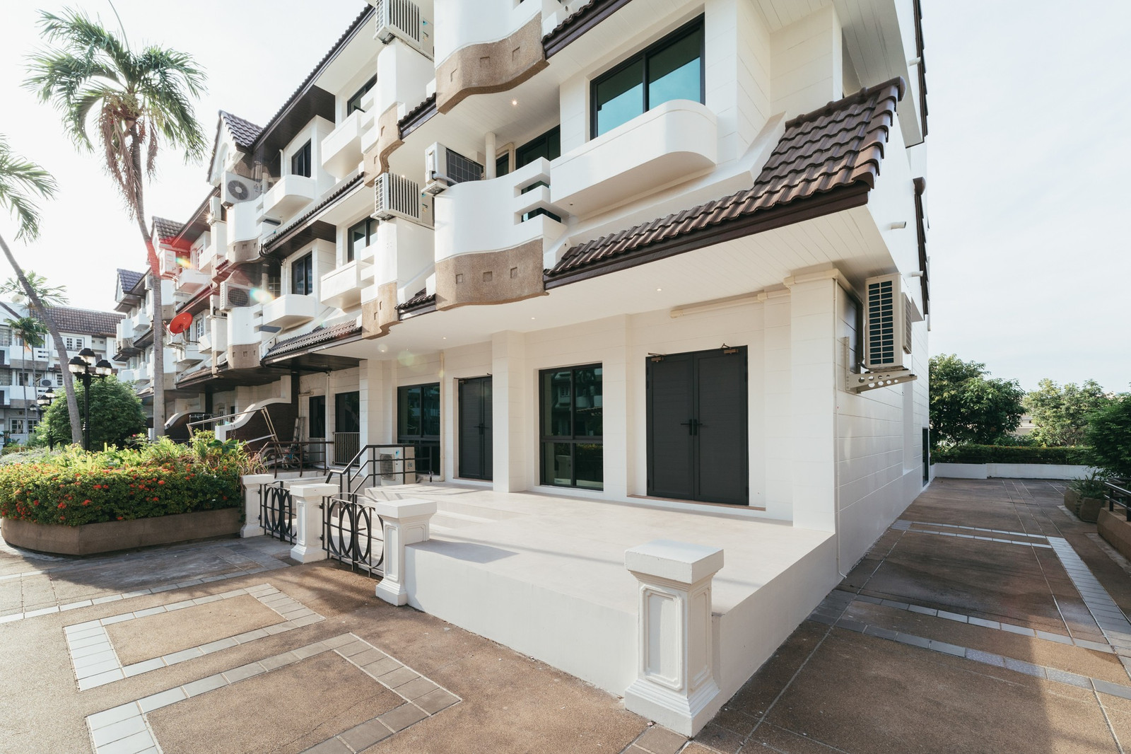 🟢 Townhome for rent, 4 floors, 350 sq m, 5 bedrooms, 6 bathrooms, with maids room. Thai kitchen + Western kitchen 🟢 Townhome for rent, 4 floors, 350 sq m, 5 bedrooms, 6 bathrooms, with maids room. Thai kitchen + Western kitchen