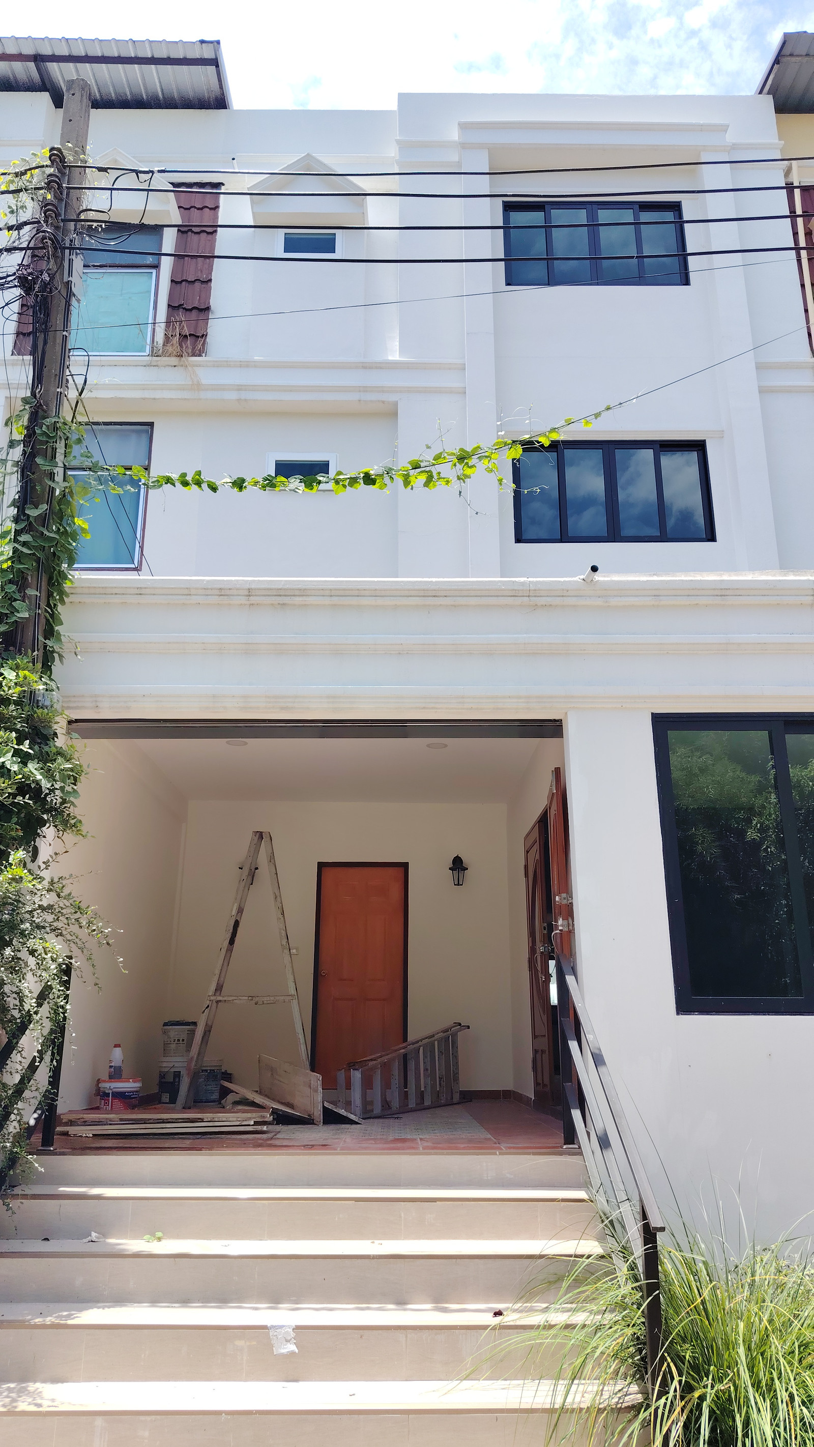 ขายด่วน! โฮมออฟฟิศ / บ้านพักอาศัย รีโนเวทใหม่ พระราม 9 ซอย 11 ขายด่วน! โฮมออฟฟิศ / บ้านพักอาศัย รีโนเวทใหม่ พระราม 9 ซอย 11