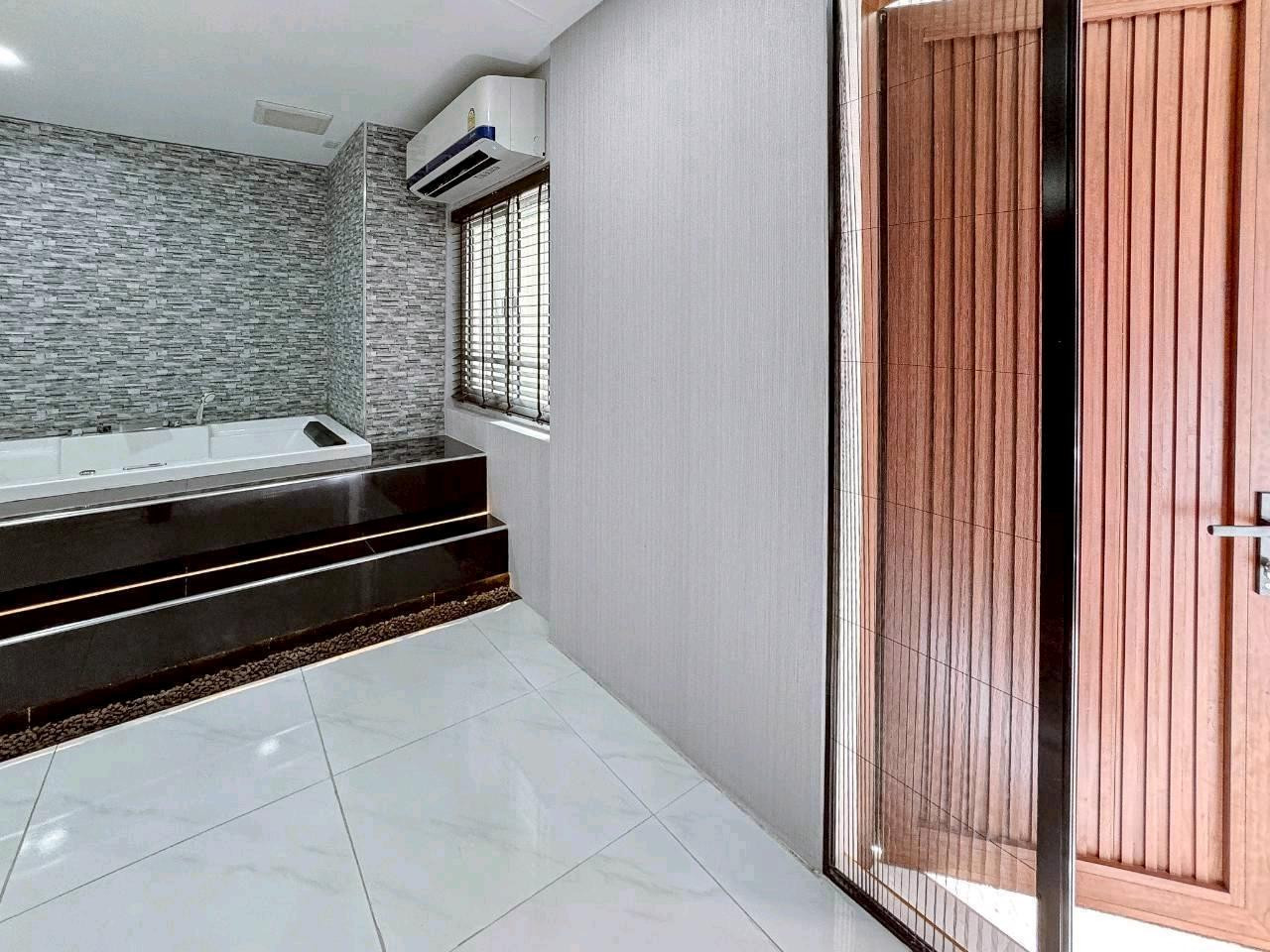 For urgent rent, Condo The Kris 3, Soi Ratchada 17. – รูปที่ 3