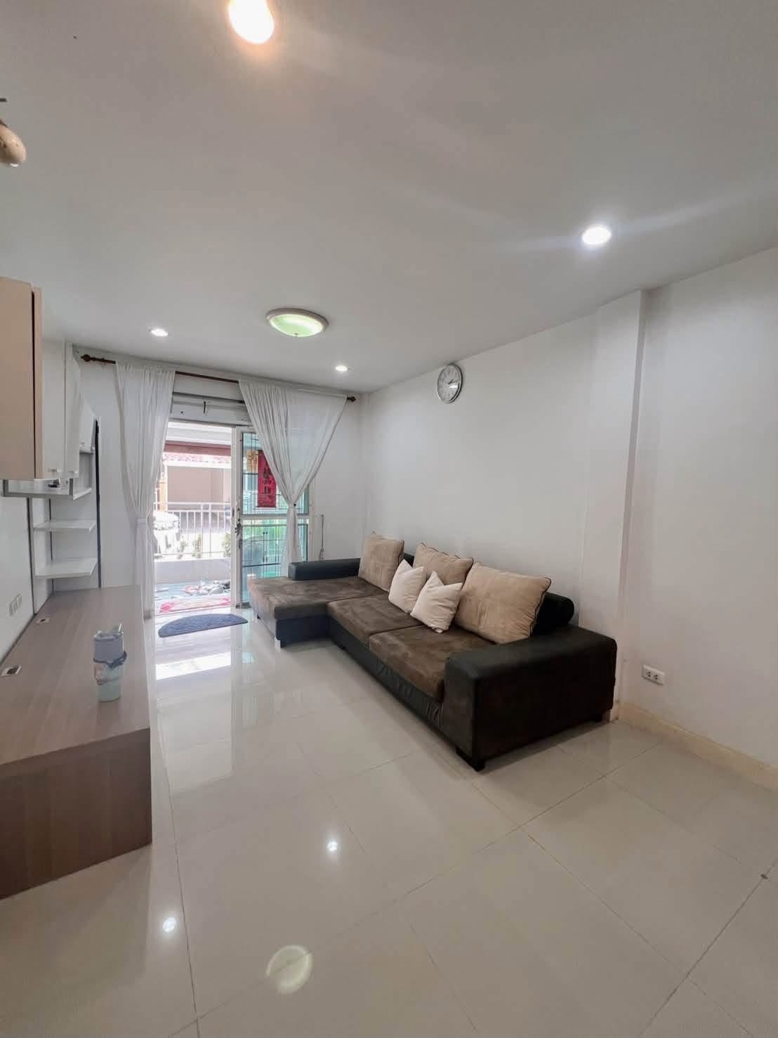 🏡✨ ให้เช่า | ทาวน์โฮม 3 ชั้น หมู่บ้านไลโอ พหลโยธิน–วัชรพล พหลโยธิน 54/1 3 ห้องนอน 3 ห้องน้ำ บ้านสวย สภาพดีมาก พร้อมเข้าอยู่💰 ค่าเช่า 17,000 บาท/เดือน – รูปที่ 2