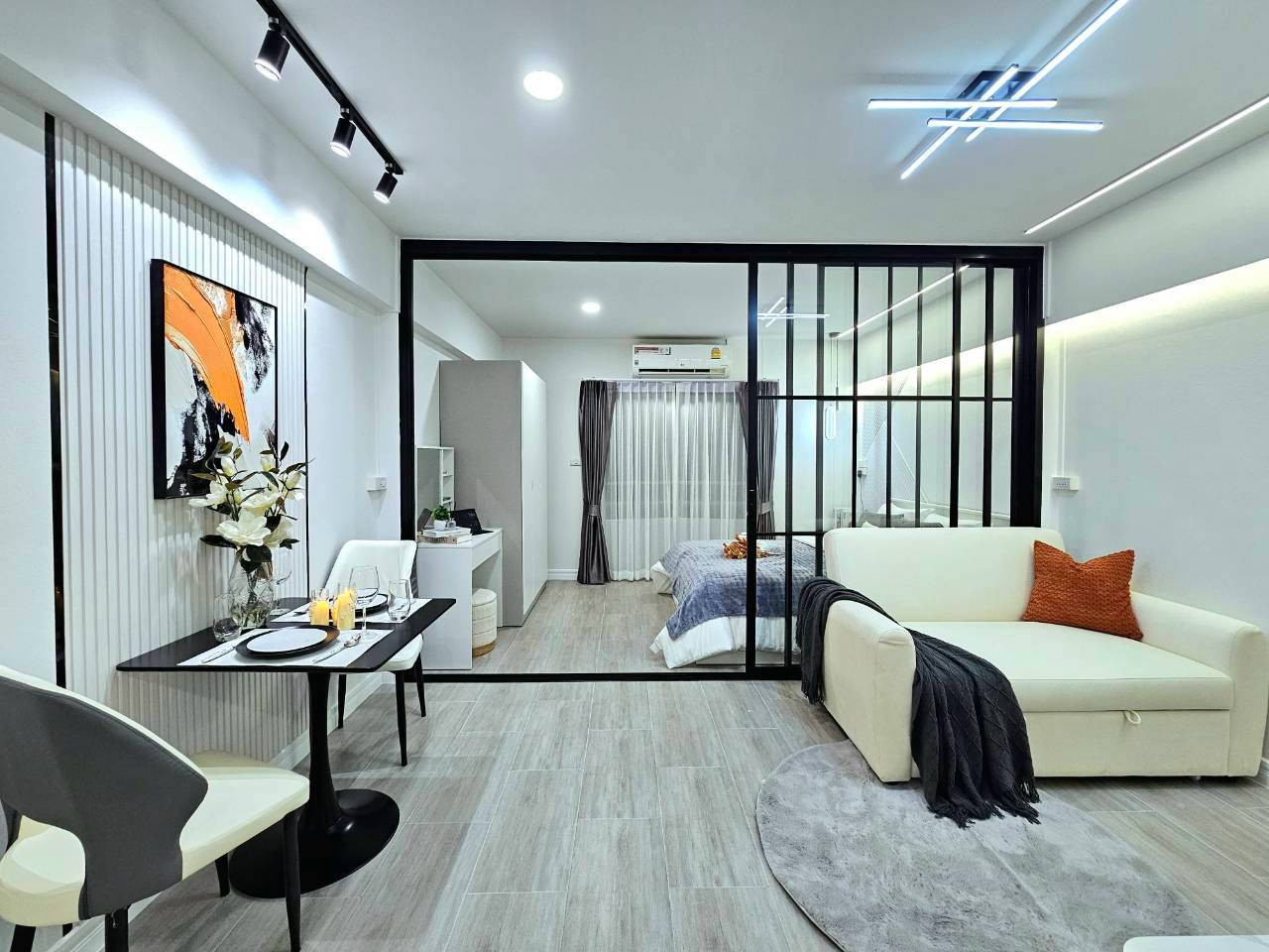 Ready to move into, condo, good location, Lat Phrao 102. Ready to move into, condo, good location, Lat Phrao 102.