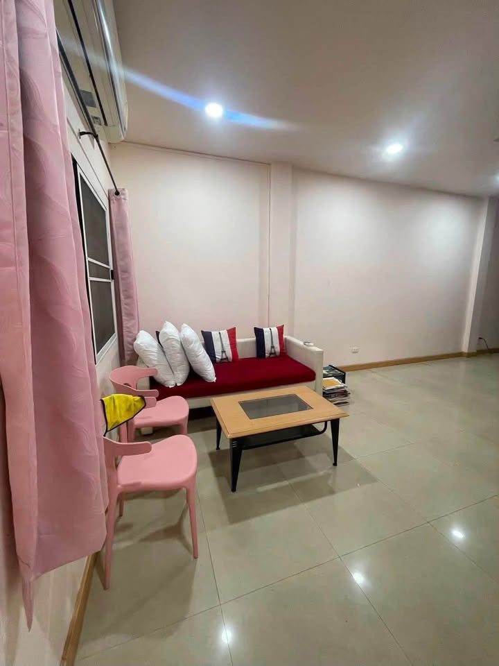 ให้เช่า ทาวน์โฮม 3 ชั้น หมู่บ้านปริญลักษณ์ พระราม 2 | บ้านแปลงมุม | 4 ห้องนอน | Pet Friendly | ใกล้ Central Rama 2  – รูปที่ 2