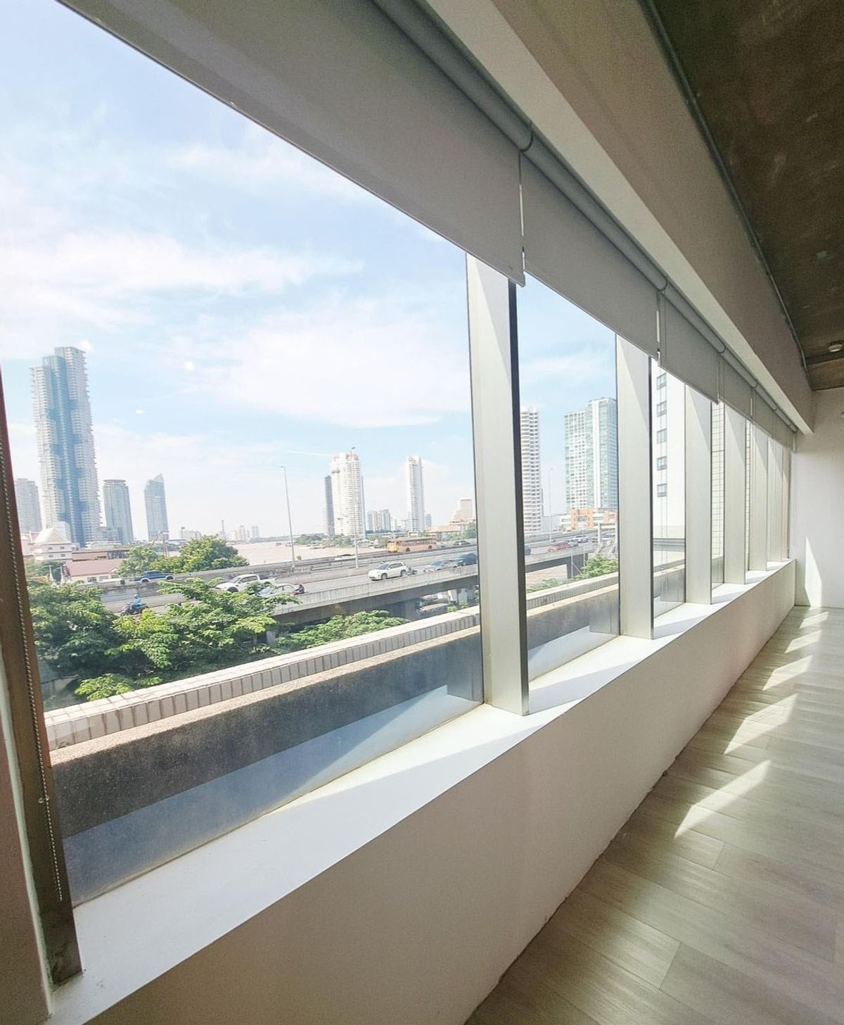 🟢 Office space for rent, raised floor, 946.50 sq m, ceiling height 2.6 m, self-controlled air conditioning, no OT air conditioning fees (next to BTS Saphan Taksin, Chao Phraya Tower Building Charoenkrung-Bangrak location) – รูปที่ 2