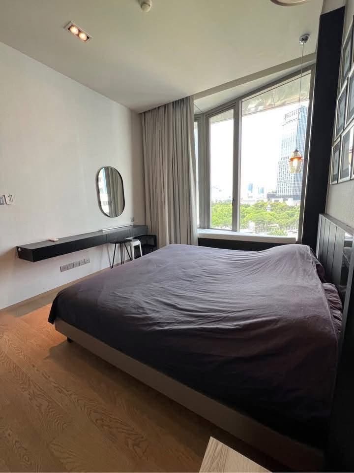 🔥Urgent Sale🔥 SalaDaeng One, near MRT Lumpini and BTS Sala Daeng stations. Fully furnished and ready to move in.