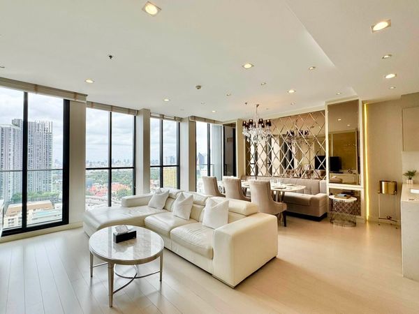 For rent: Noble Ploenchit, price 120,000 baht, near BTS Ploenchit.