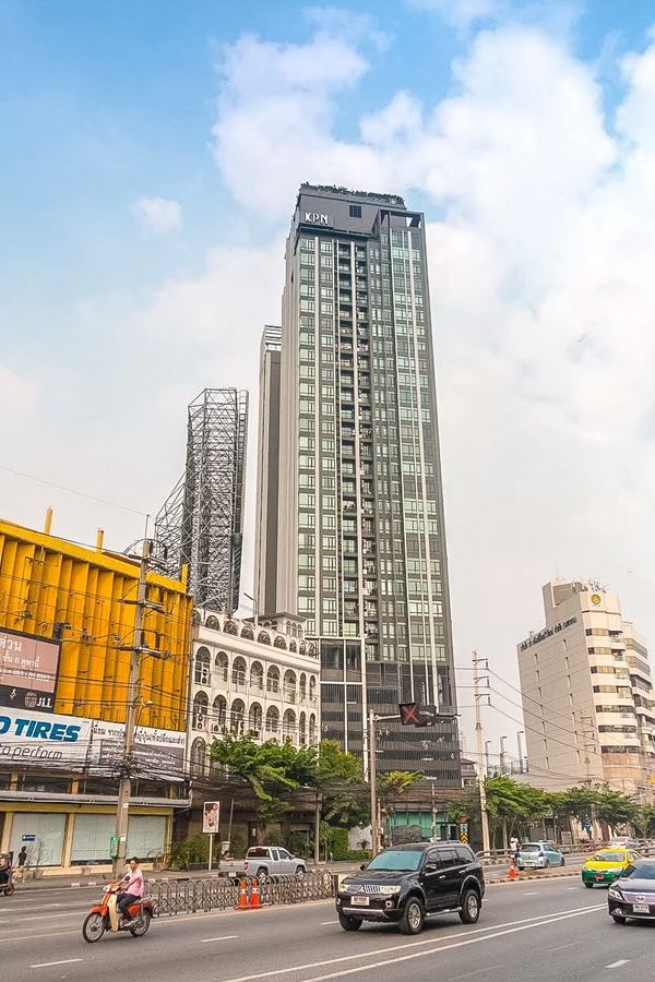【ขาย】ร้านค้าใต้คอนโด The Capital ราชปรารภ-วิภาวดี 087-808-3690 (ฟีฟ่า)