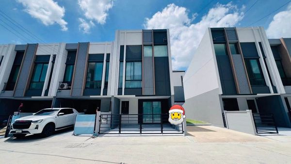 🏡✨ ให้เช่า ทาวน์โฮมใหม่ 2 ชั้นครึ่ง Pleno สุขุมวิท–บางนา 4 หลังมุม – พร้อมอยู่ทันที 3 ห้องนอน 3 ห้องน้ำ 🚗 เพียง 800 เมตร ถึง MEGA Bangna