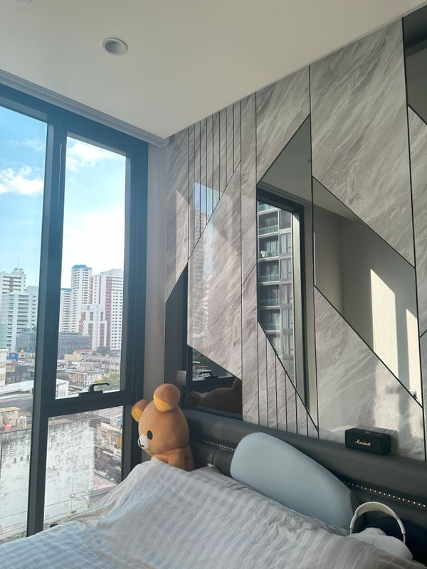 🔥Urgent Sale🔥 Muniq Condo Sukhumvit 23, near MRT Sukhumvit and BTS Asoke stations. Fully furnished and ready to move in.