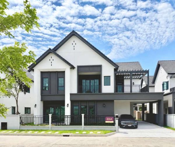Centro Bangna Phase 2 / 4 Bedrooms (FOR SALE) DA253
