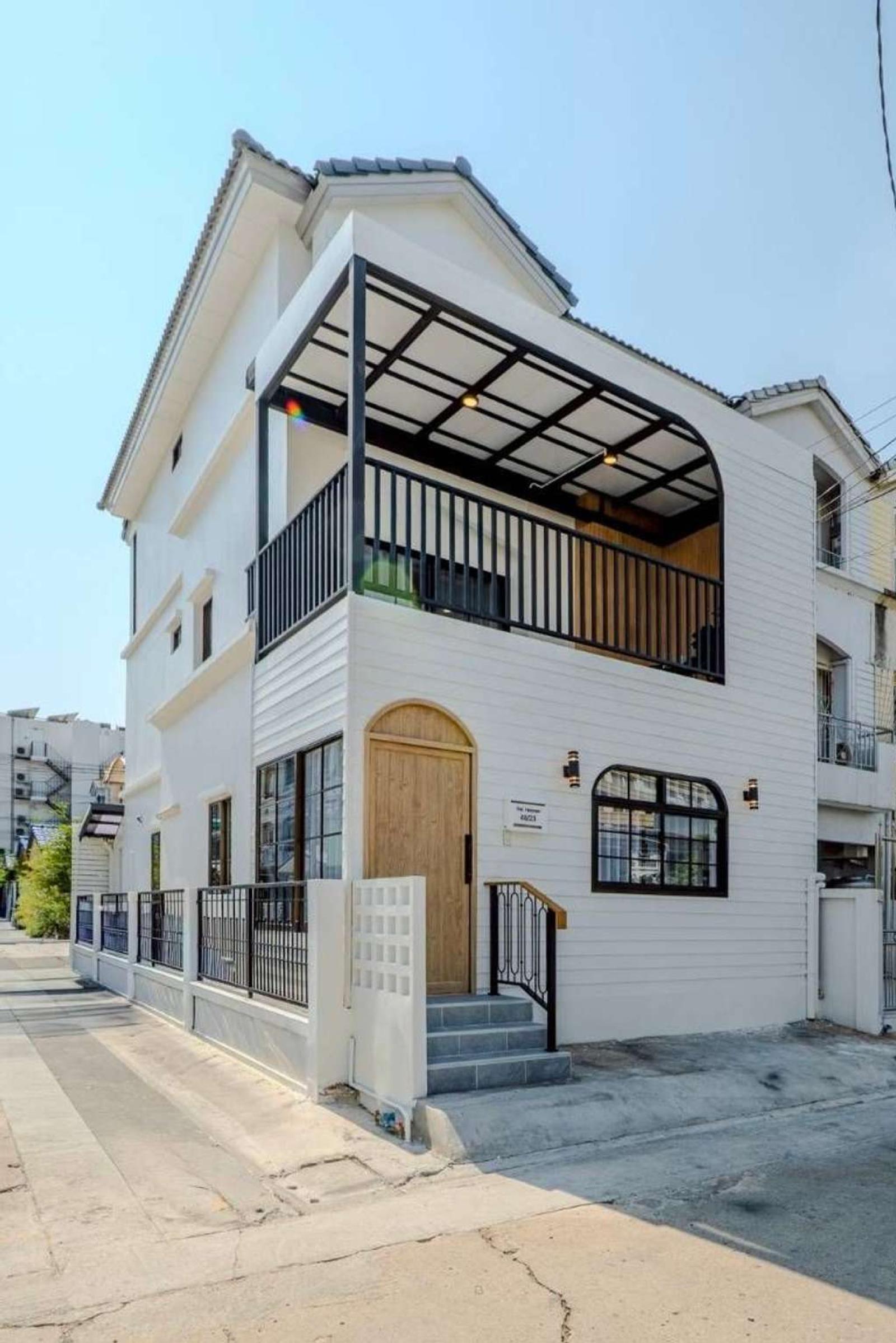 Baan Klang Muang Rama 9 Soi 43 / 4 Bedrooms (FOR SALE) BZD277 Baan Klang Muang Rama 9 Soi 43 / 4 Bedrooms (FOR SALE) BZD277