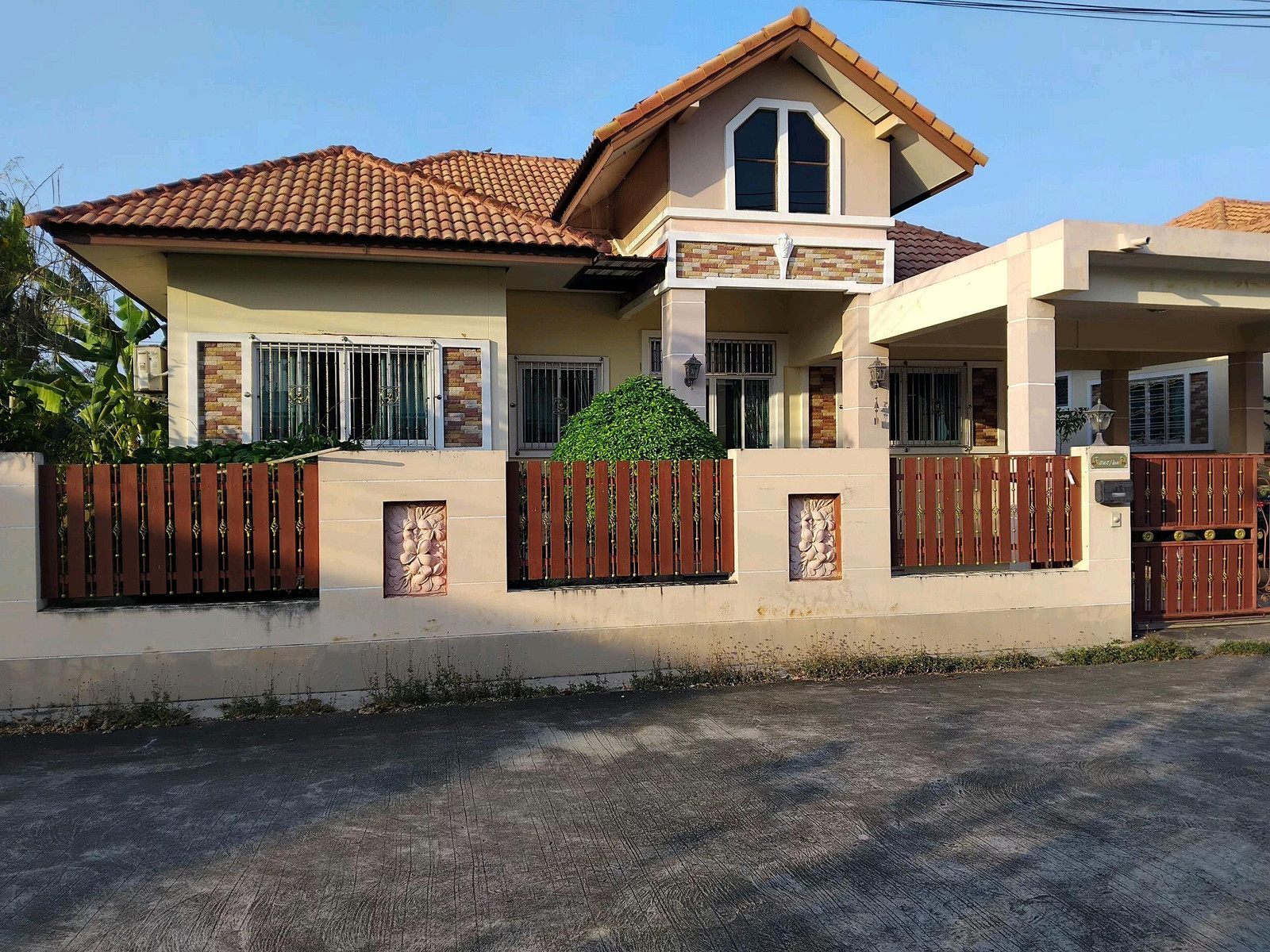 Single house for sale Single house for sale
