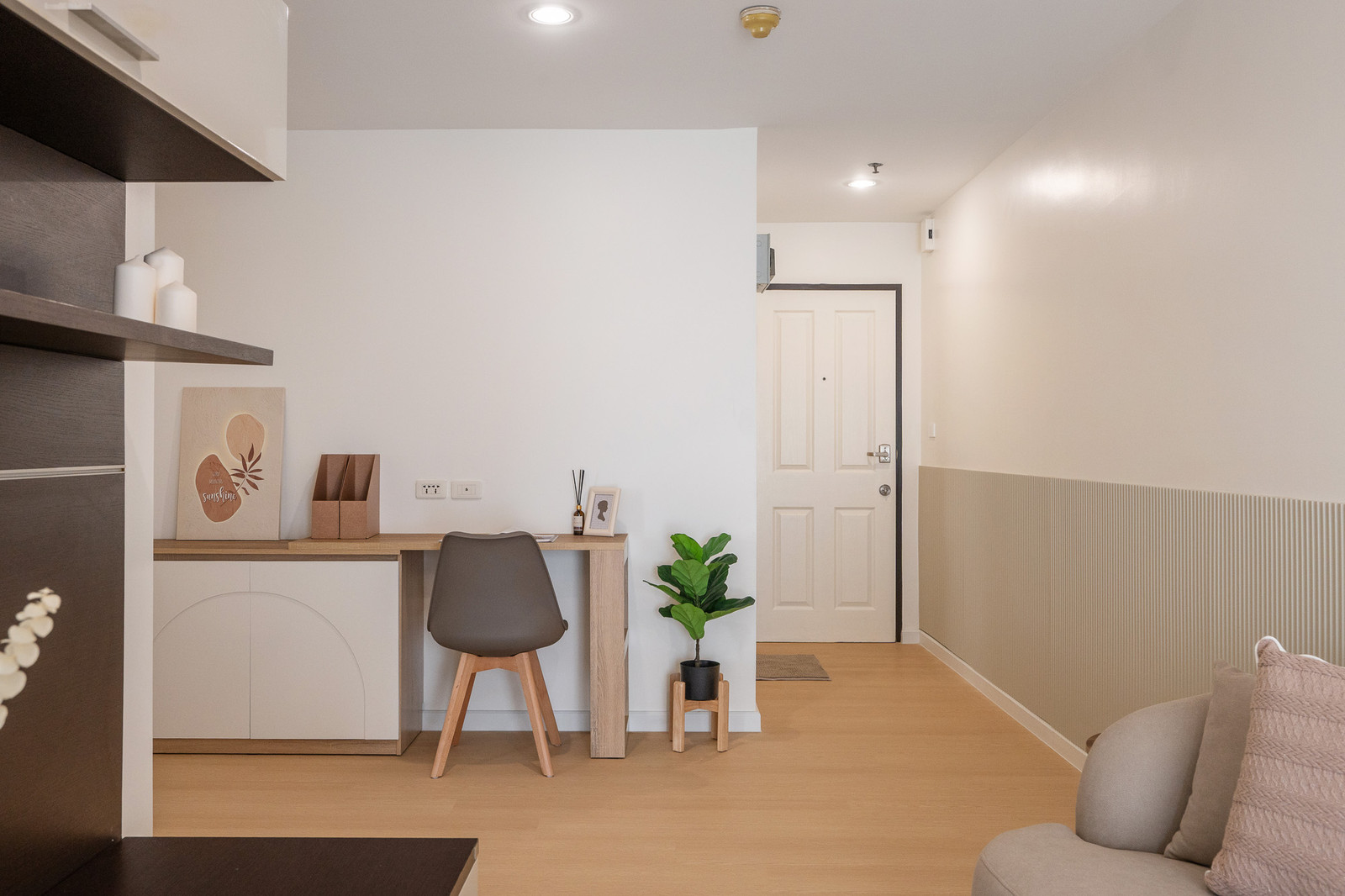 Big room, completely renovated, high view, good price