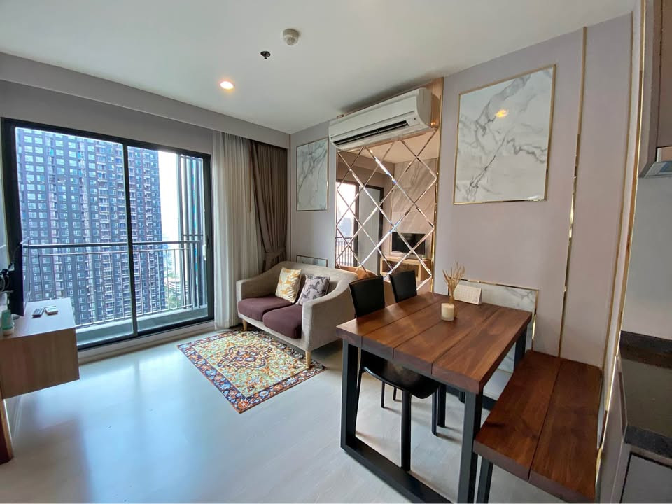 RHYTHM Asoke for rent, best to live in Asoke prime area, don't miss this fancy decorated room RHYTHM Asoke for rent, best to live in Asoke prime area, don't miss this fancy decorated room