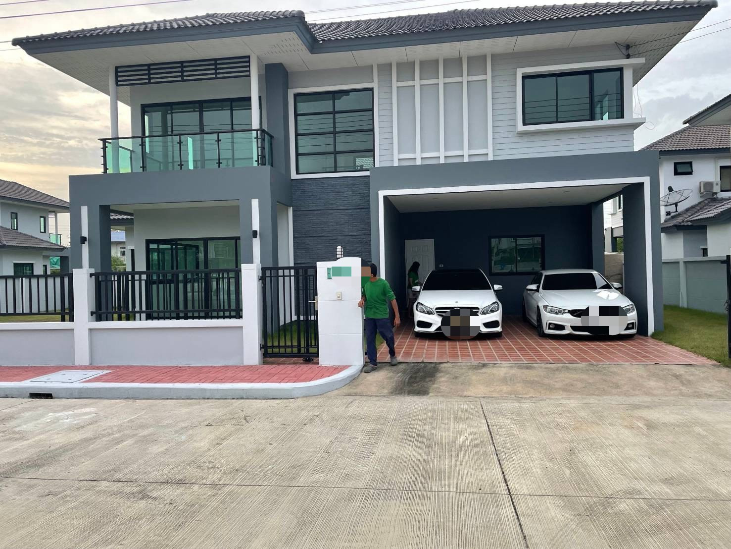 บ้านหลังใหญ่ พื้นที่กว้าง พร้อมอยู่ บ้านหลังใหญ่ พื้นที่กว้าง พร้อมอยู่