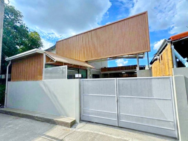 1.2km Sriphruttha School. 2-story house for rent 3beds 2baths 80sq.wah 200sq.m Krungthep Kreetha Market 500m Athletes' Village 1.5 km 1.2km Sriphruttha School. 2-story house for rent 3beds 2baths 80sq.wah 200sq.m Krungthep Kreetha Market 500m Athletes' Village 1.5 km