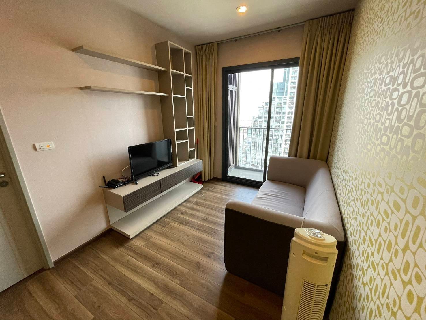 SVR-330 ให้เช่าคอนโด Onyx พหลโยธิน ขนาด 41 ตรม. 1 ห้องนอน ชั้น 21 BTSสะพานควาย 
