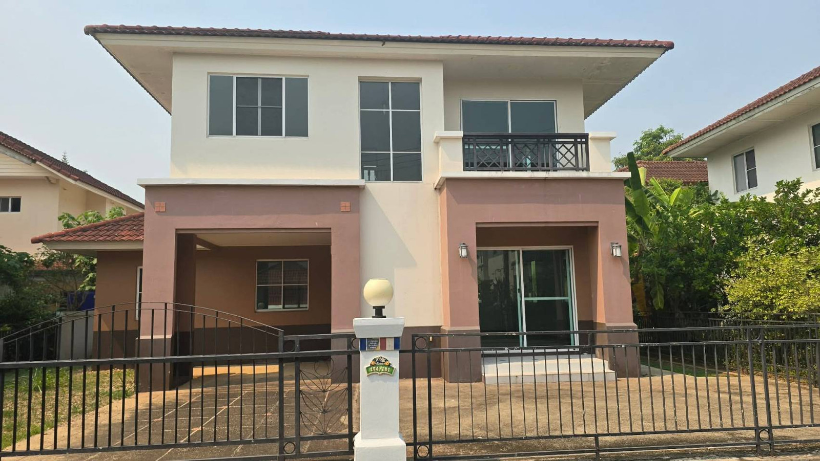 Cheapest in this area!! 2-story detached house, Nanthana Village 2, Land and House Park, San Sai District, Chiang Mai, near Lotus Ruamchok, Maejo University.