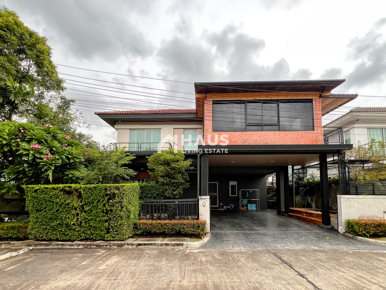 ✨ Cheapest in the project Next to Ratchapruek Road, corner plot, next to the central garden 🔥 Single house for sale, Life Bangkok Boulevard Ratchapruek - Rattanathibet 🔥 Life Bangkok Boulevard Ratchapruek - Rattanathibate / 4 bedrooms #HRP3085