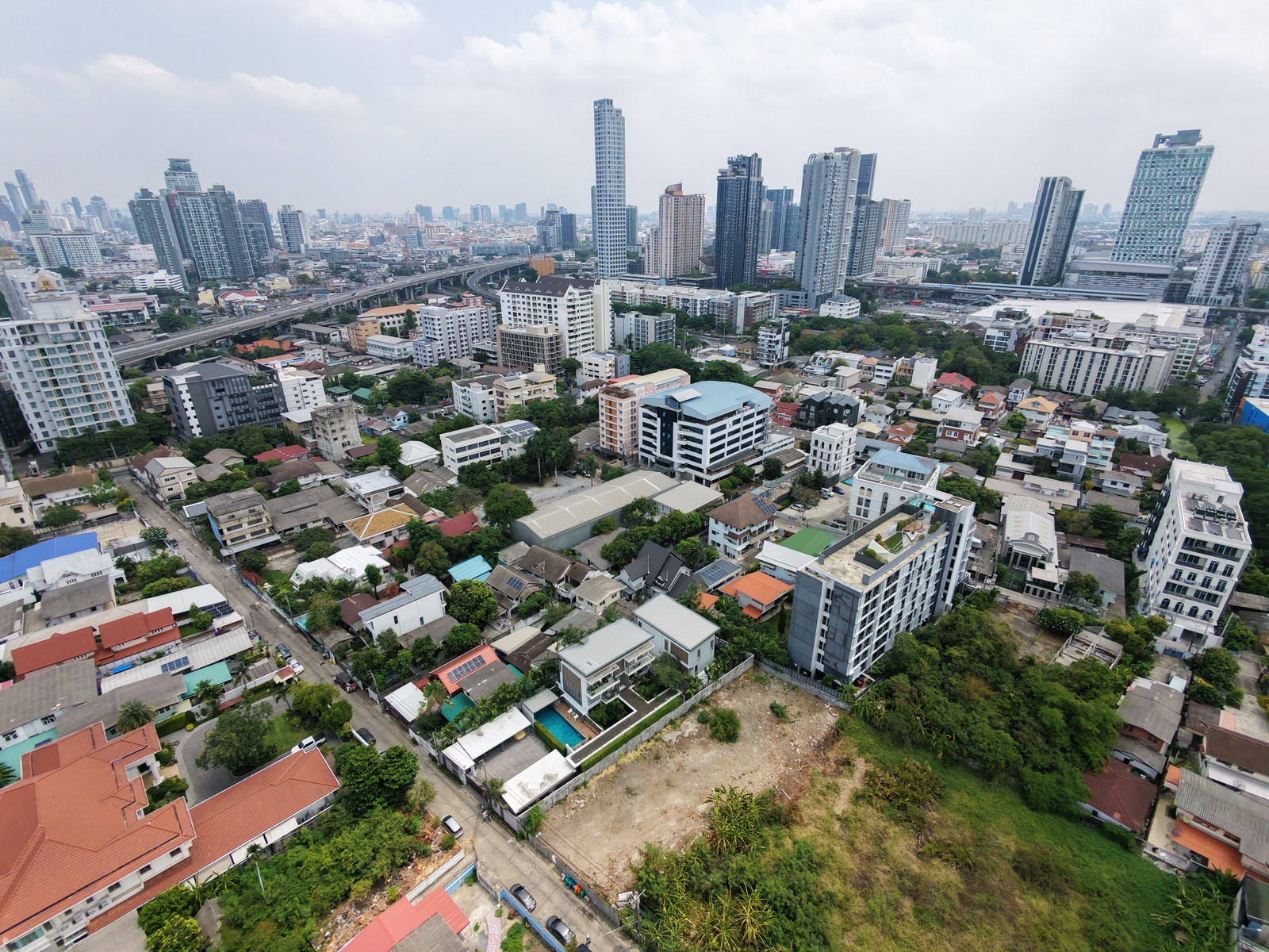 Beautiful land for rent, 273 sq m, Sukhumvit 50, near Lotus, BTS On Nut 1 km, and 2 expressways, suitable for an Apartment / Clinic / Wellness. – รูปที่ 4
