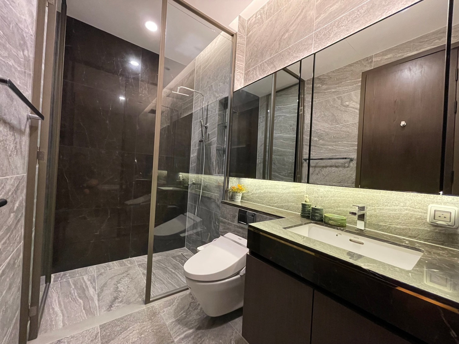 The esse sukhumvit 36, 1min walk to BTS Thonglor, 1b1b 38sqm, Face East direction – รูปที่ 4