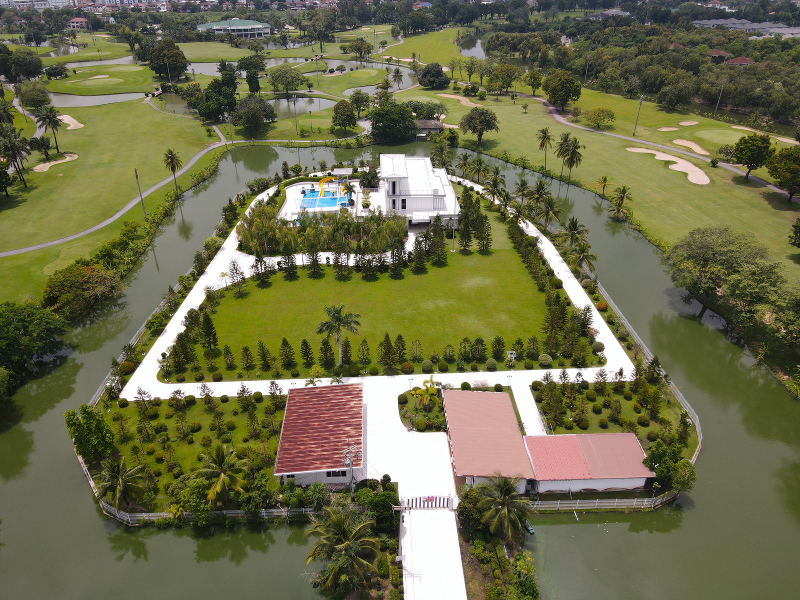 Luxury house for sale near Rangsit University, golf course view, surrounded by a stream. Muang Pathum Thani District (near Rangsit University 5 minutes), area 7 rai 1 ngan with private swimming pool. – รูปที่ 2