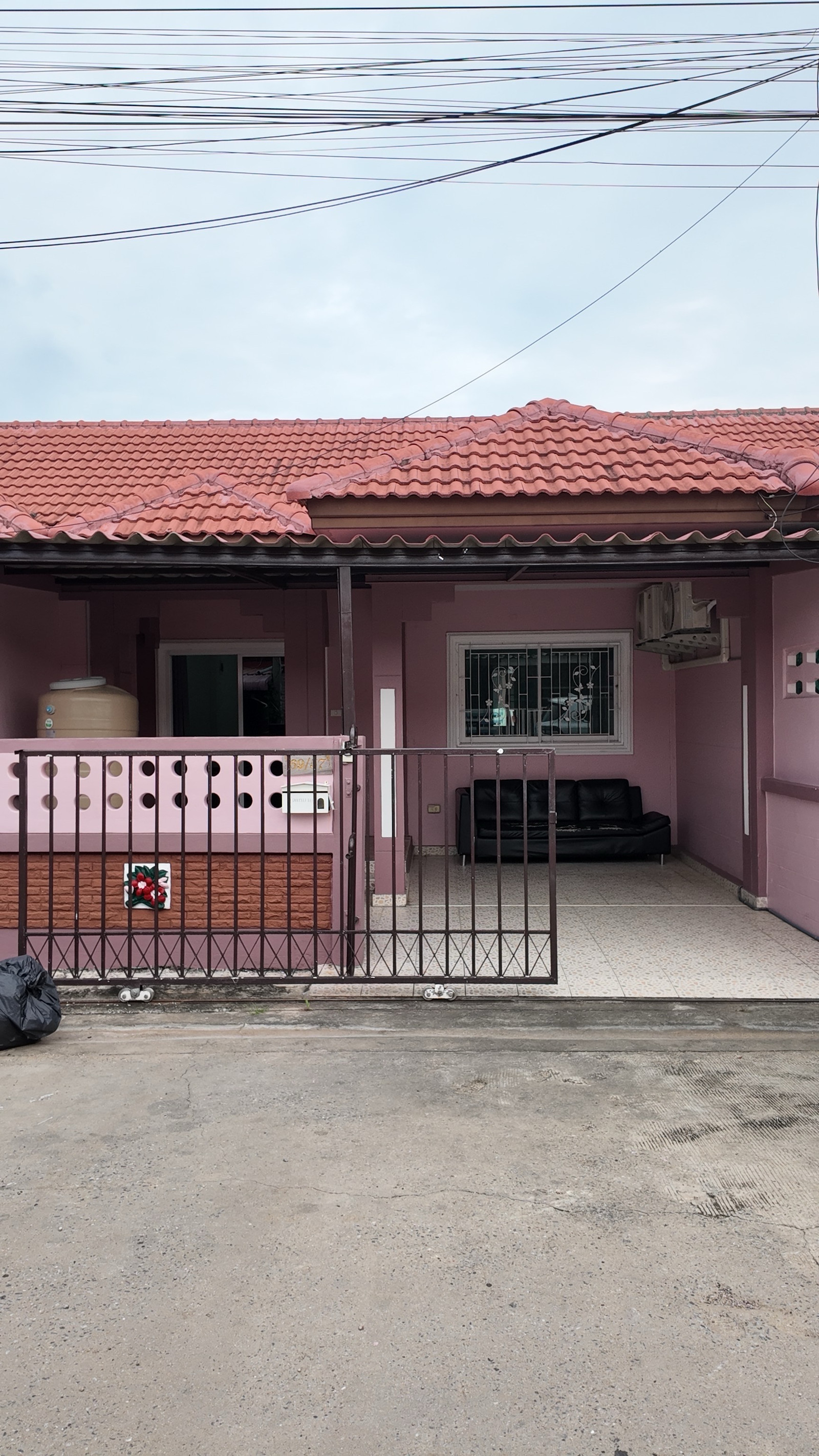 Townhome for rent near Rojana