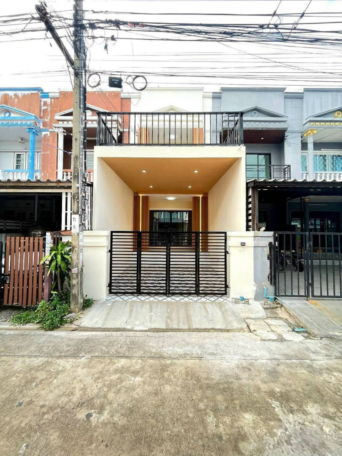 For Sale Townhouse/Townhome , Baan Phuttachad Nong Khaem , newly renovated , MRT-Lak Song , Nong Khaem , Nong Khaem , Bangkok , CX-173041 For Sale Townhouse/Townhome , Baan Phuttachad Nong Khaem , newly renovated , MRT-Lak Song , Nong Khaem , Nong Khaem , Bangkok , CX-173041