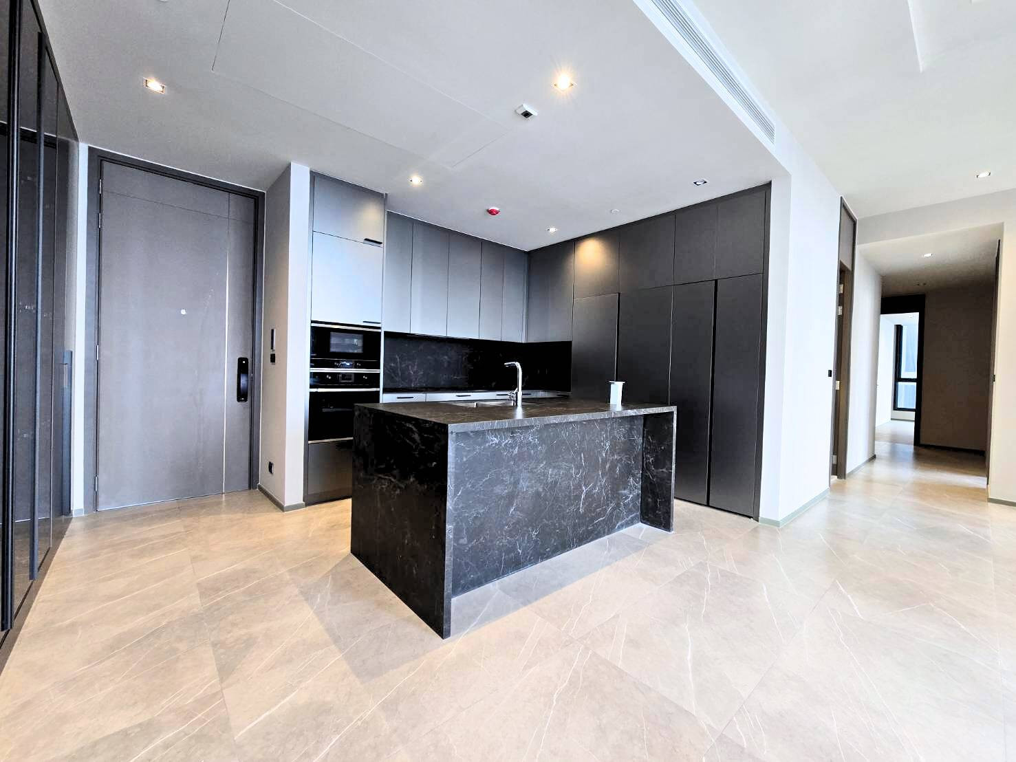 For Sell ! Hyde Heritage Thonglor 3 bed 3 bath 136 sqm For Sell ! Hyde Heritage Thonglor 3 bed 3 bath 136 sqm