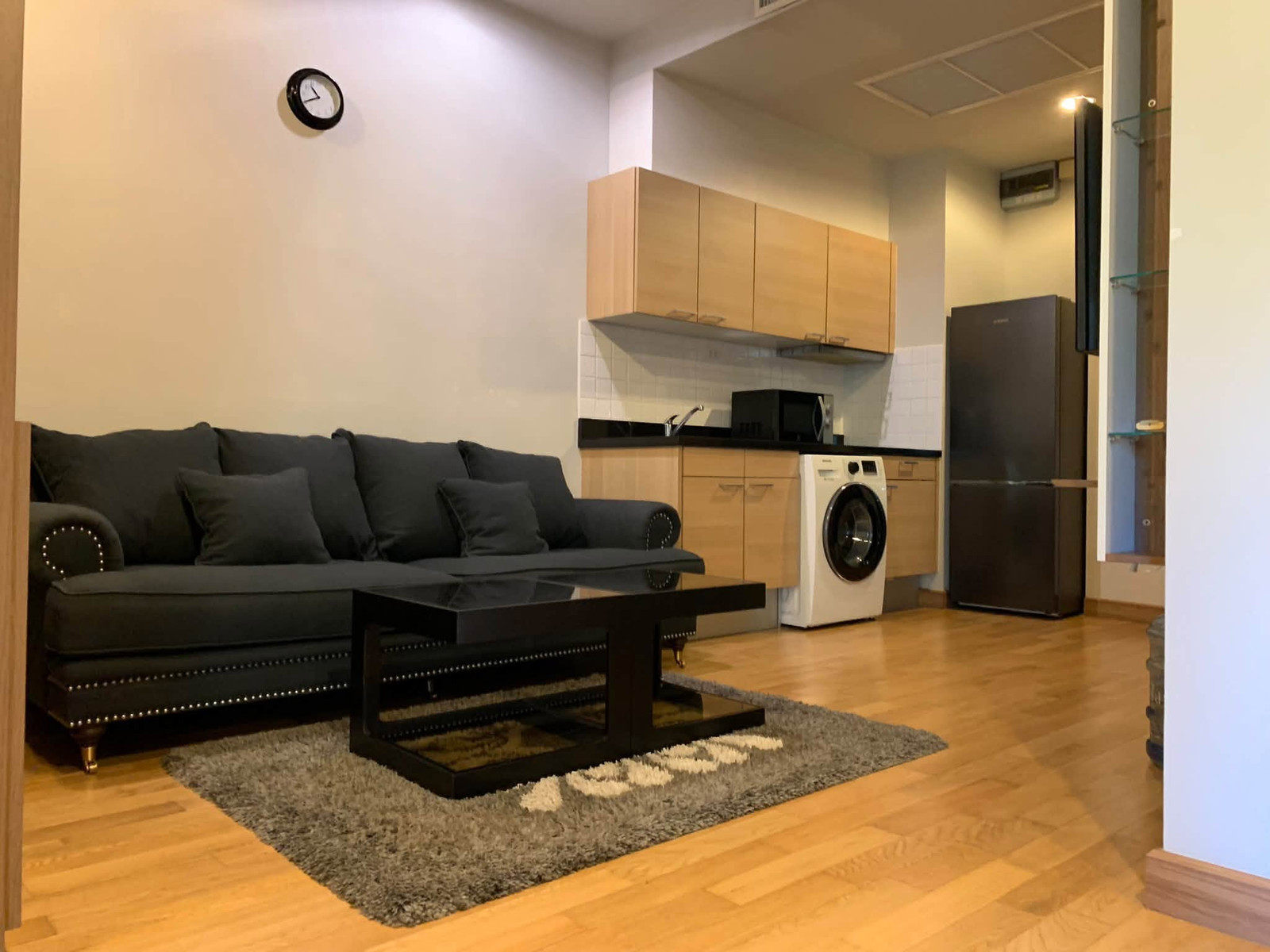 ให้เช่า คอนโด The Address Chidlom studio 40 sqm ชั้น2 วิวสระว่ายน้ำ