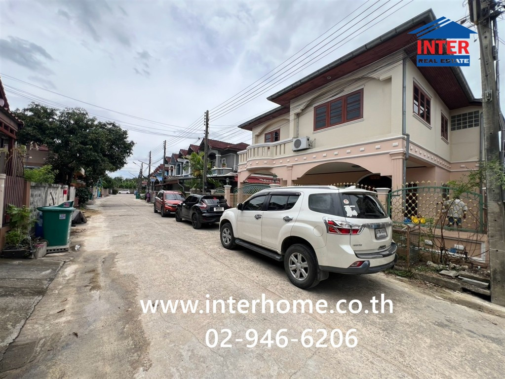 บ้านเดี่ยว 2 ชั้น 54 ตร.ว. หมู่บ้านอธิเชฐธานี ใกล้ตลาดพูนทรัพย์ ซอยสะพานปทุมธานี1 ถนนปทุมธานี-บางเลน (346) สามโคก ปทุมธานี  – รูปที่ 2
