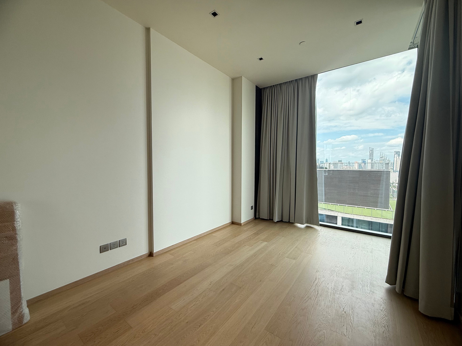 🔔For Sale:
28 Chidlom - 1BR, High Floor, Fully Fitted 🔔For Sale:
28 Chidlom - 1BR, High Floor, Fully Fitted