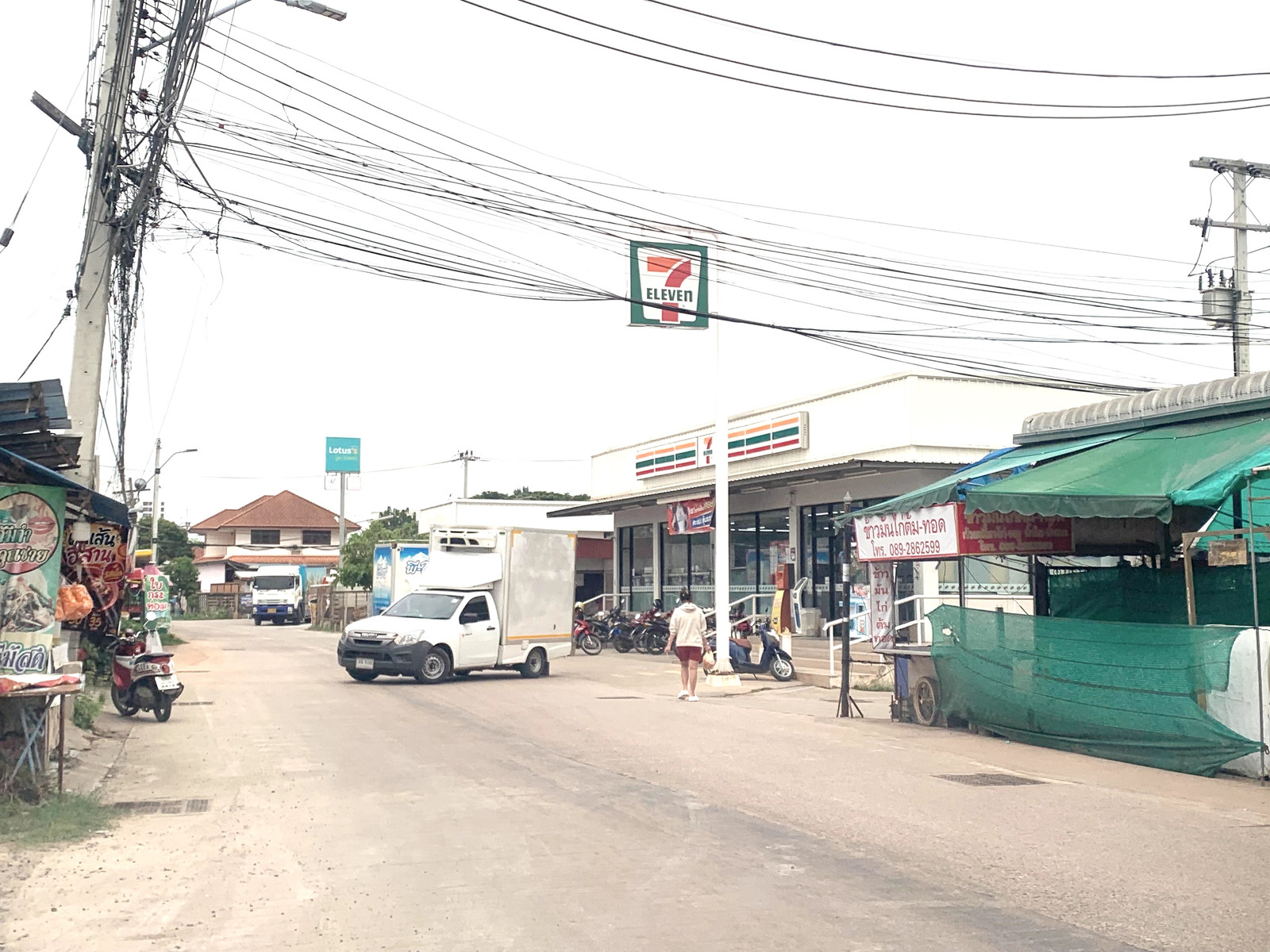 ขายที่ดินในเมืองโคราช ที่ดิน 2ไร่ 2งาน ด้านข้างติดทางสาธารณะ มิตรภาพซอย4 ใกล้เดอะมอลล์โคราช ที่ดินหน้ากว้าง 26.5เมตร ลึก 150เมตร ห่างถนนมิตรภาพ 200เมตร ตรงข้ามที่ดินเป็นเซเว่น,โลตัล เหมาะพัฒนาเป็น โรงแรม,คอนโด – รูปที่ 4