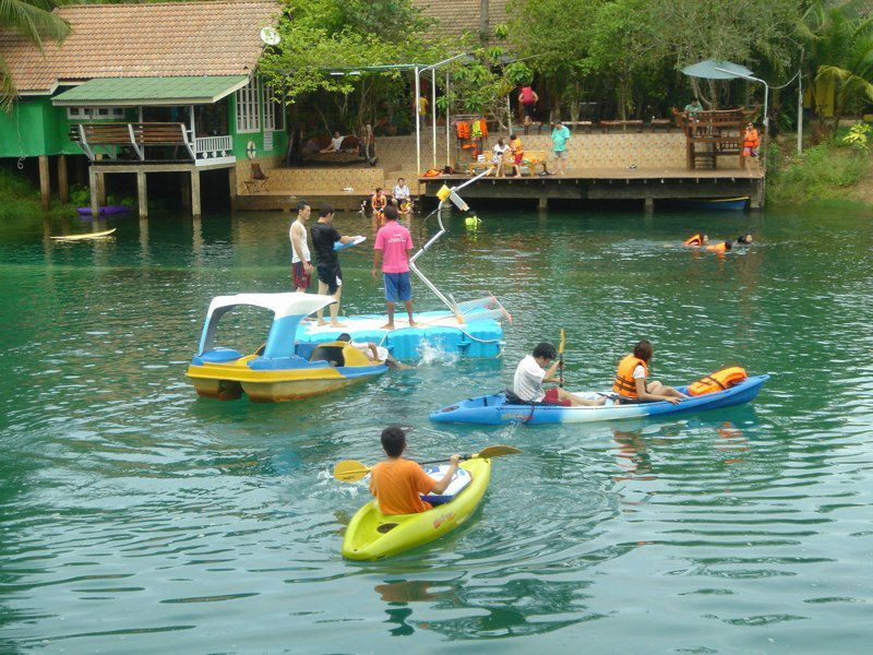 Rare land for sale! 21 rai with fruit orchard Natural water source and 10 houses – รูปที่ 2