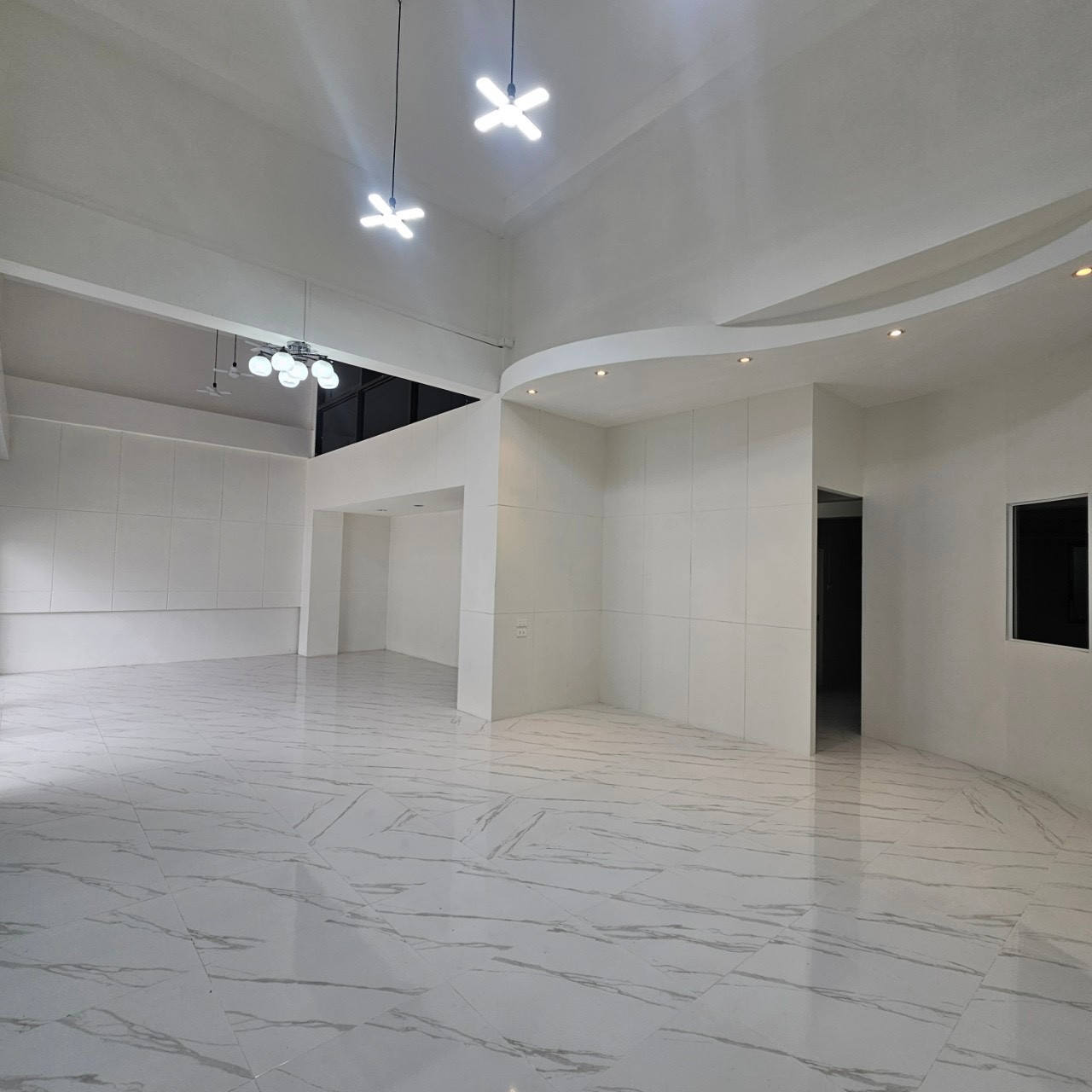 โอกาสลงทุนทำเลศักยภาพ เมืองภูเก็ต | ขาย–เช่า อาคารพาณิชย์ 2 คูหา Renovate ใหม่  พร้อมใช้งาน – รูปที่ 4