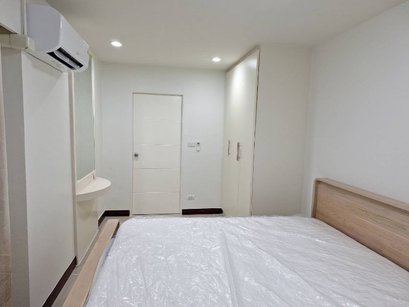 For rent, Rattanakosin Island, 34th floor. For rent, Rattanakosin Island, 34th floor.